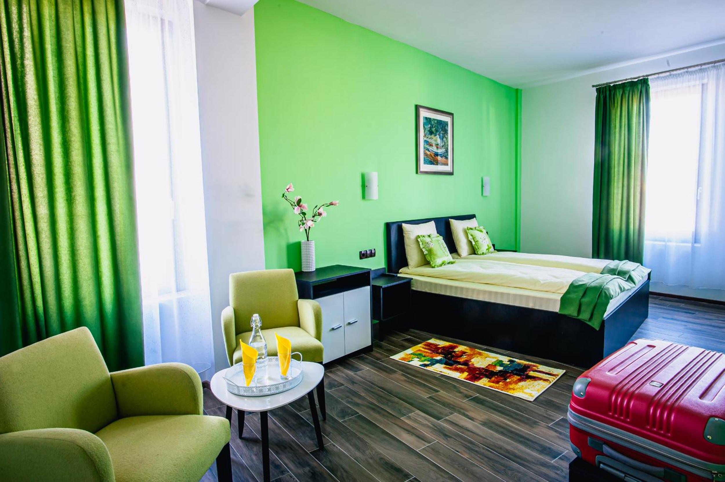 Superior King Room - Photo 5