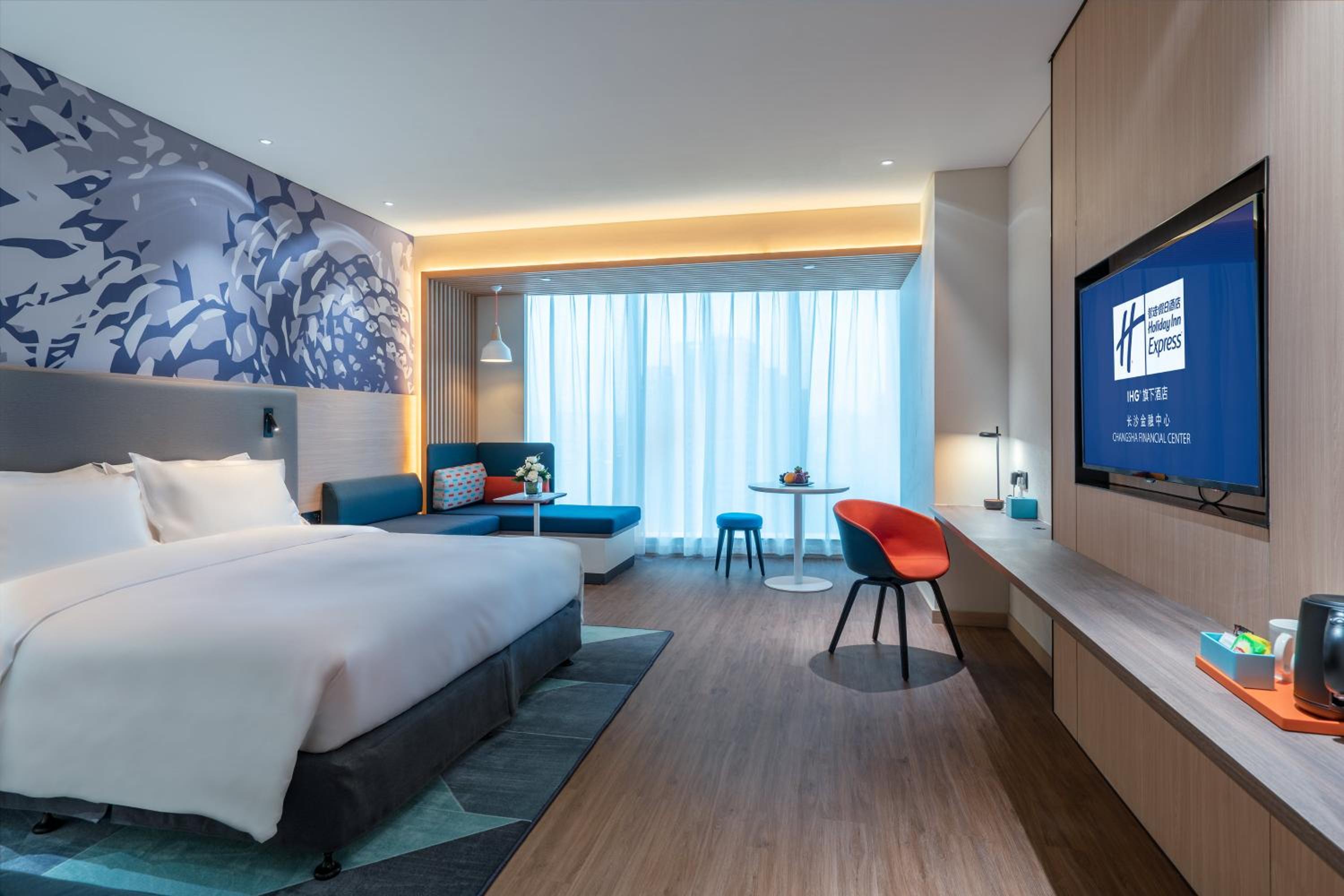 Large Standard King Room - High Floor photo 2