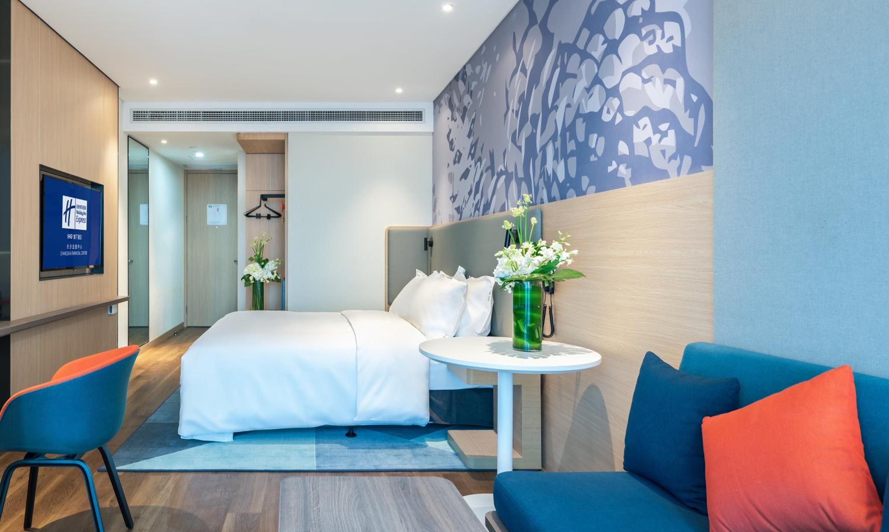 Standard King Room photo 1