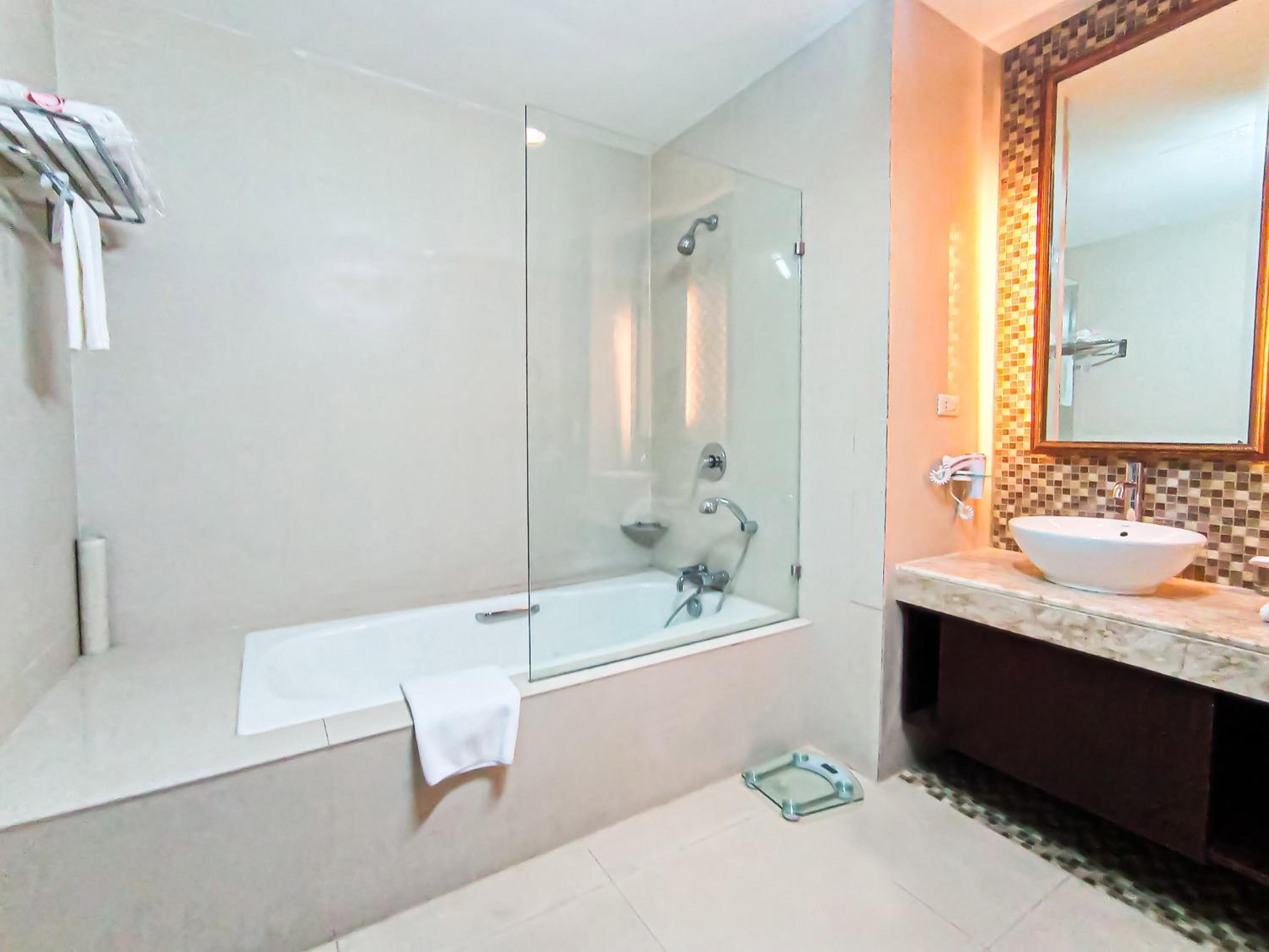 Suite - Photo 4