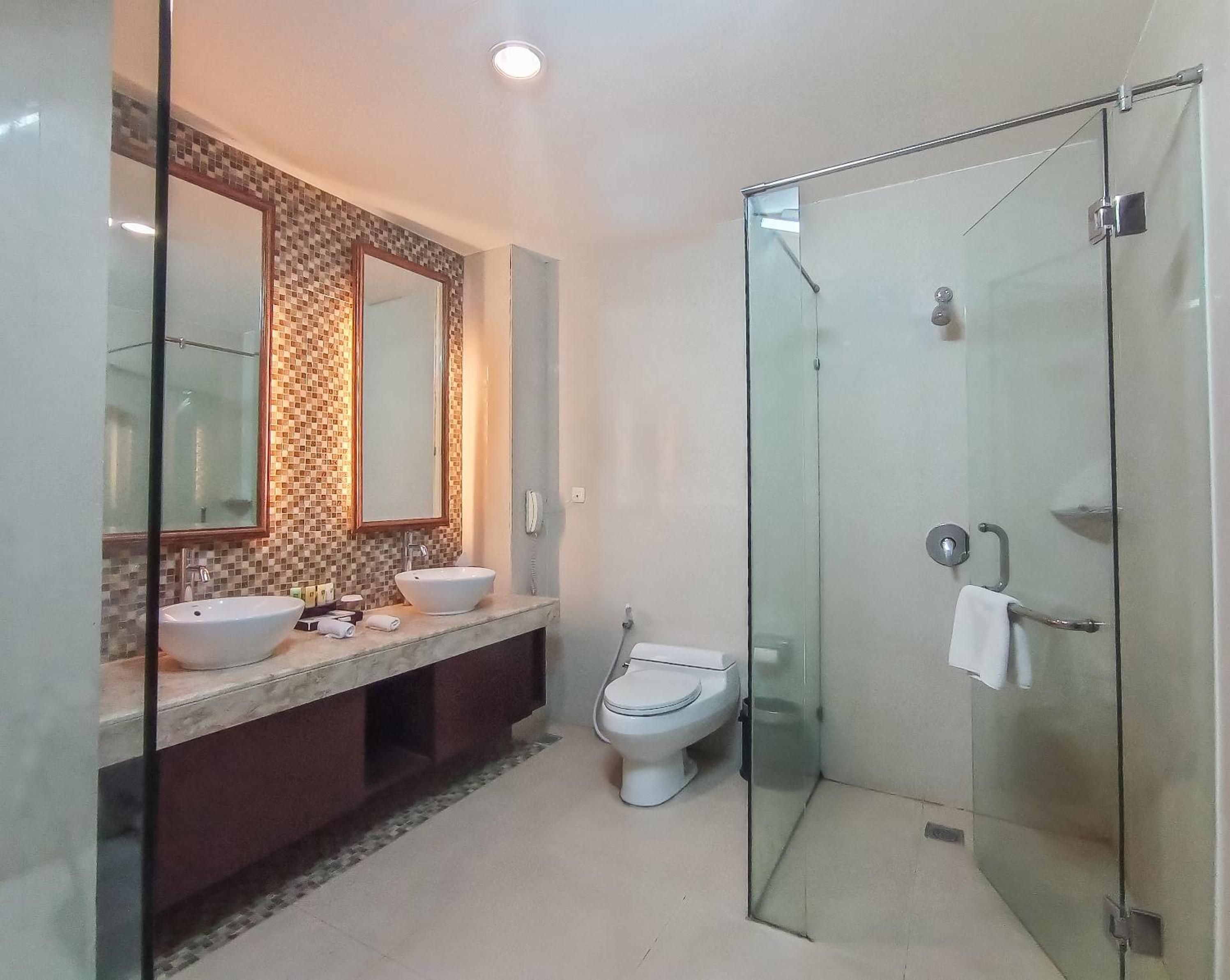 Suite - Photo 2