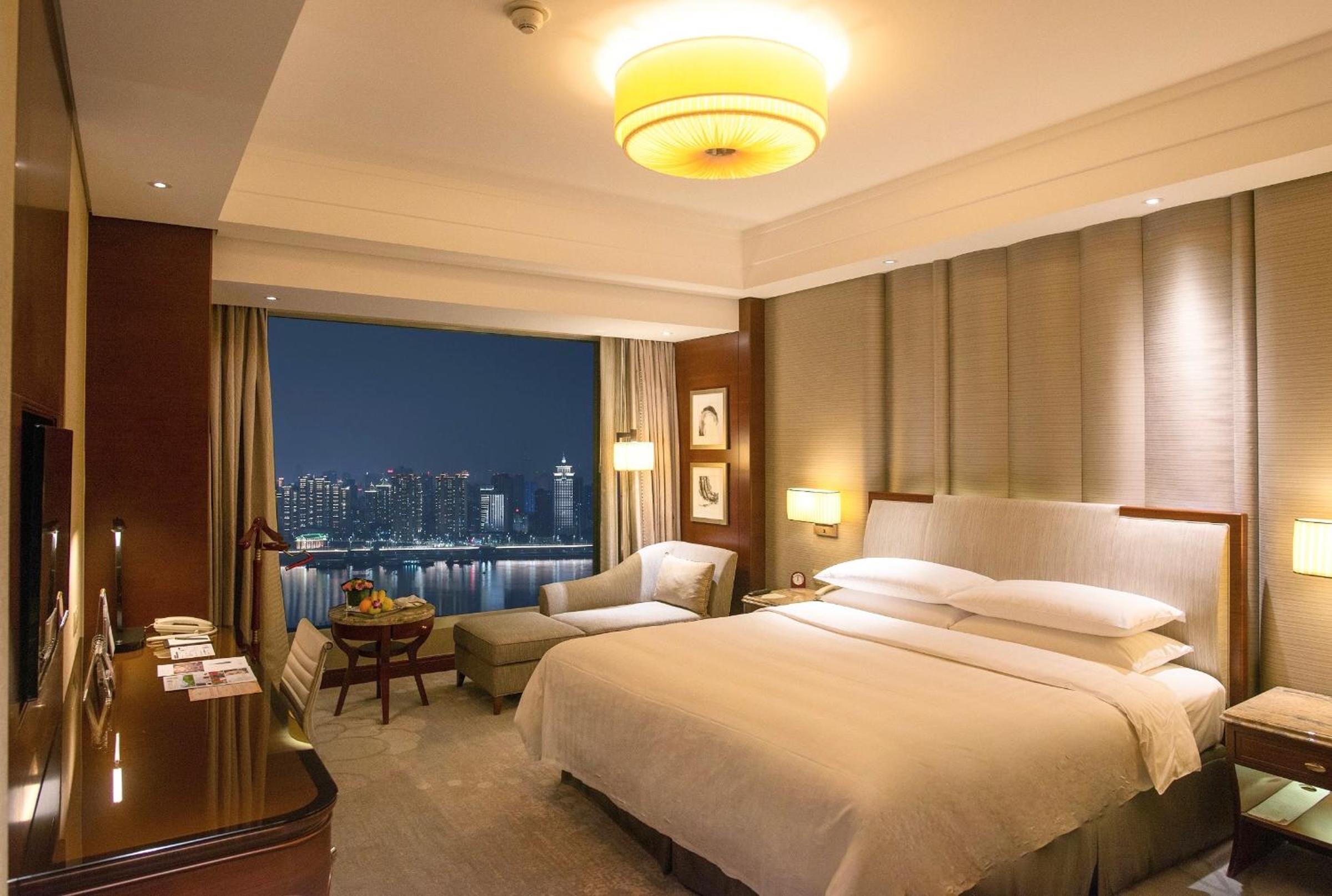Deluxe River View King Rooms(RMB 220 net F&B Dining Credit,The Credit is applicable on all FB places expect Banquet）