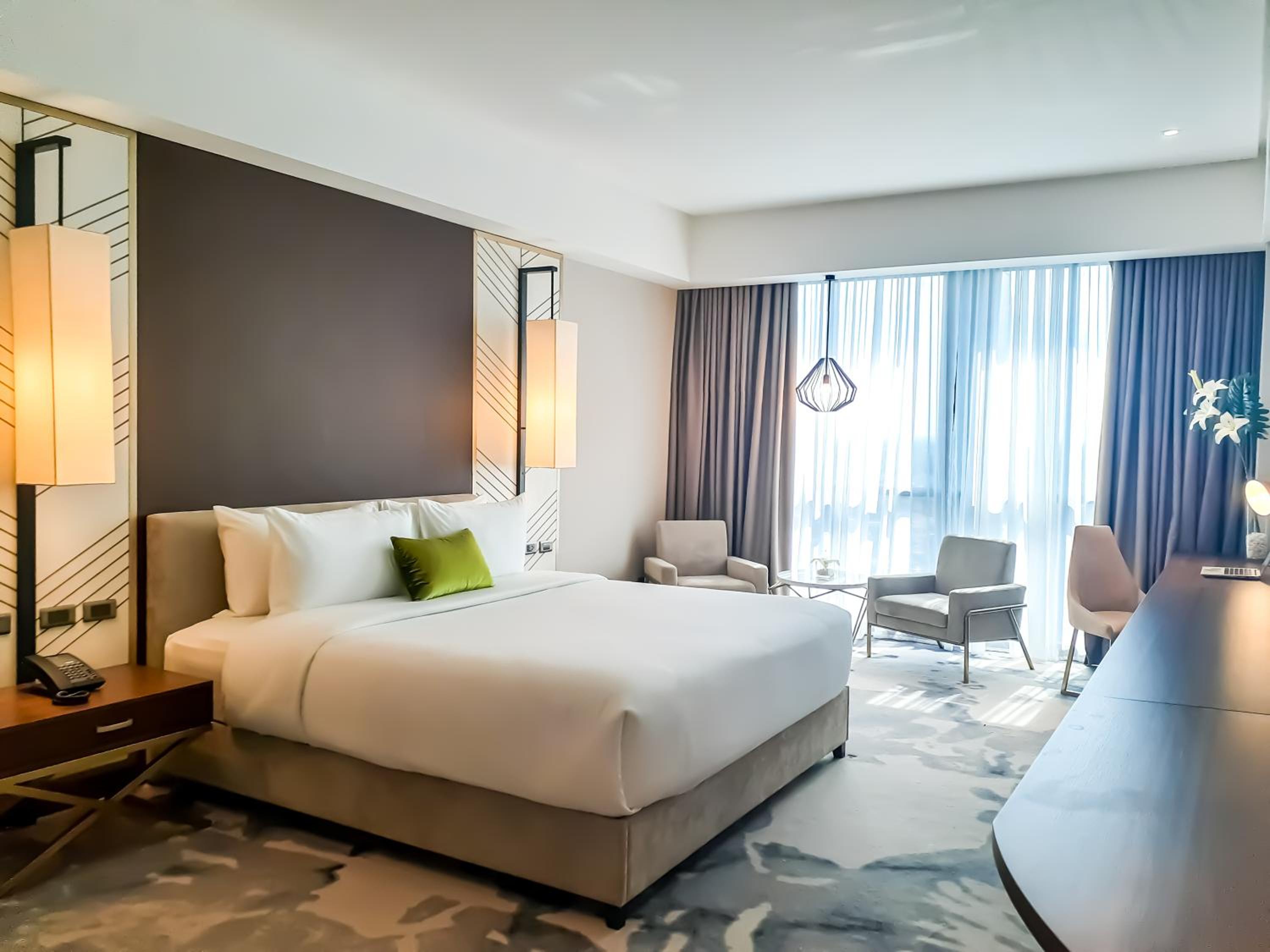 Executive Room - Photo 1