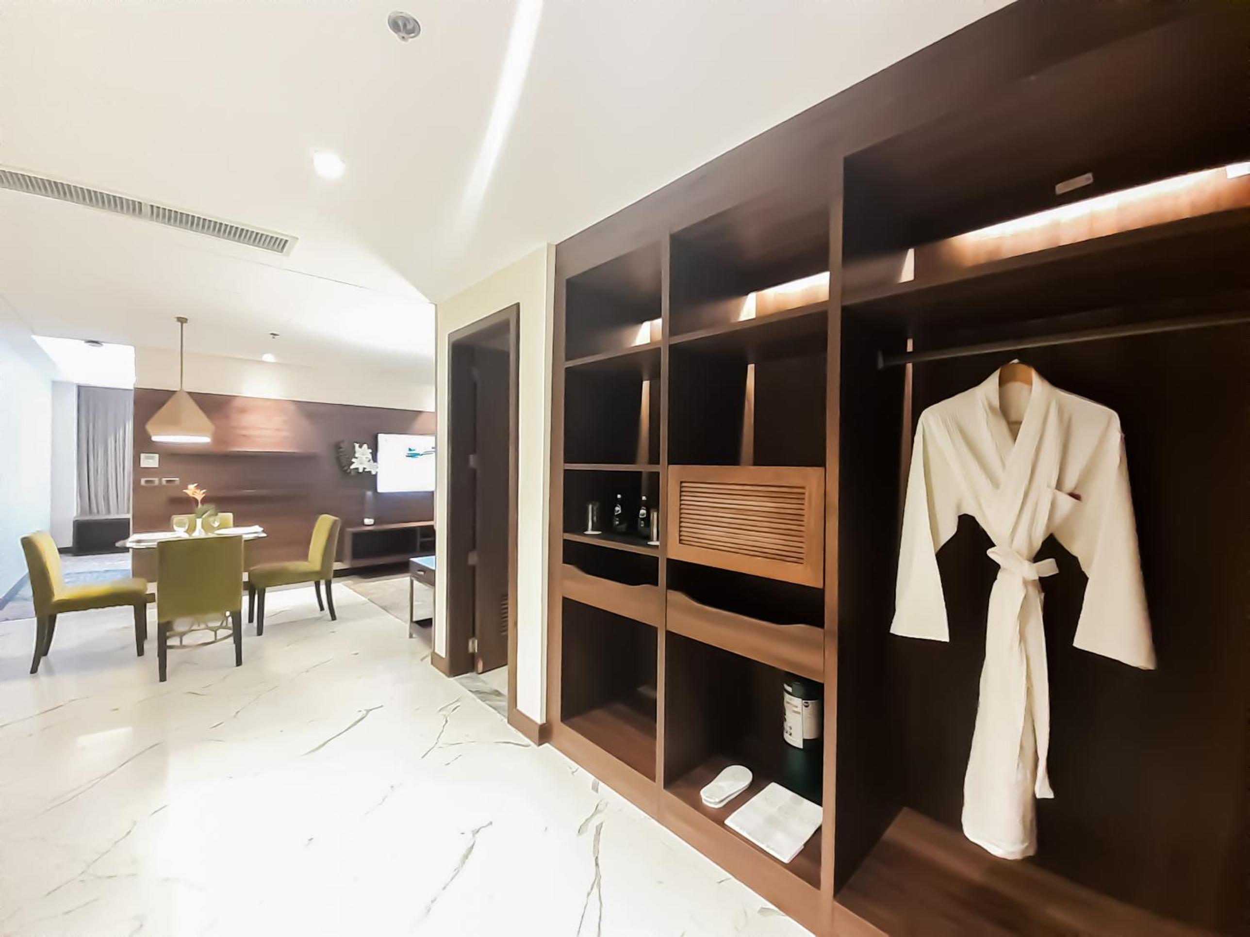 One Bedroom Suite  - Photo 2
