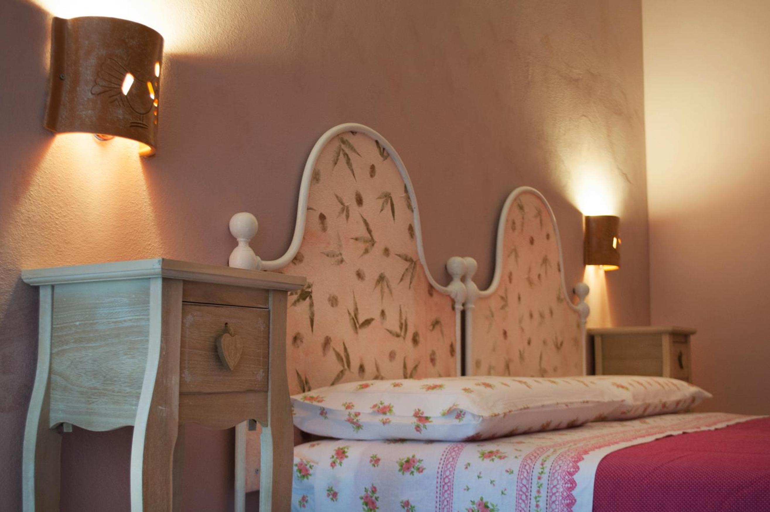 Double Room with Balcony - Photo 3