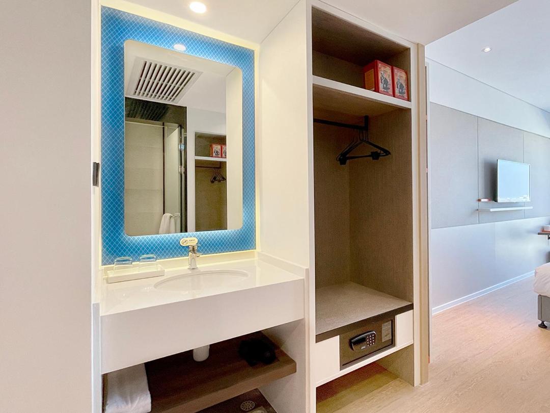 Standard Twin Room - Photo 2