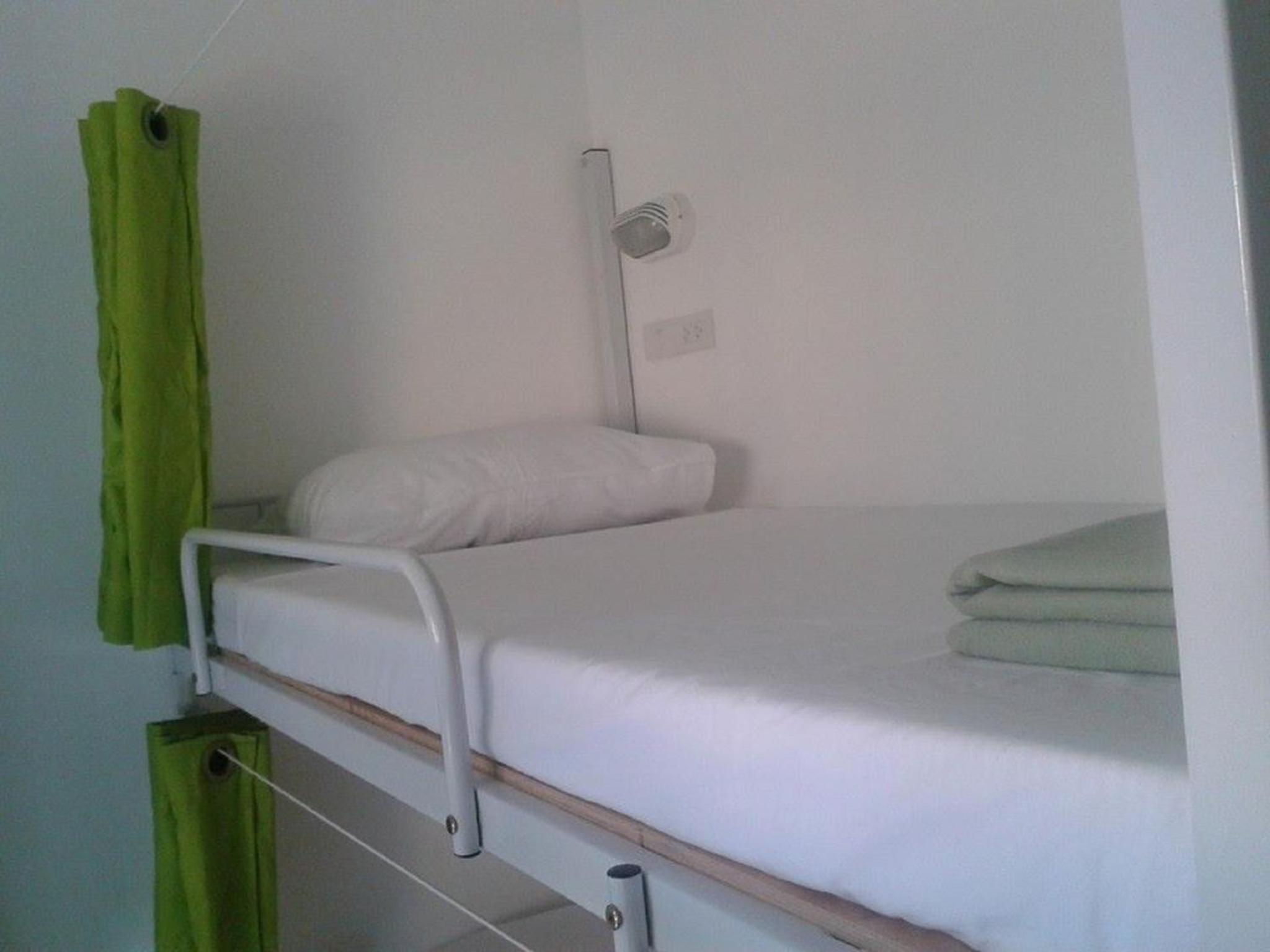 Bed in 8-Bed Mixed Dormitory Room photo 2
