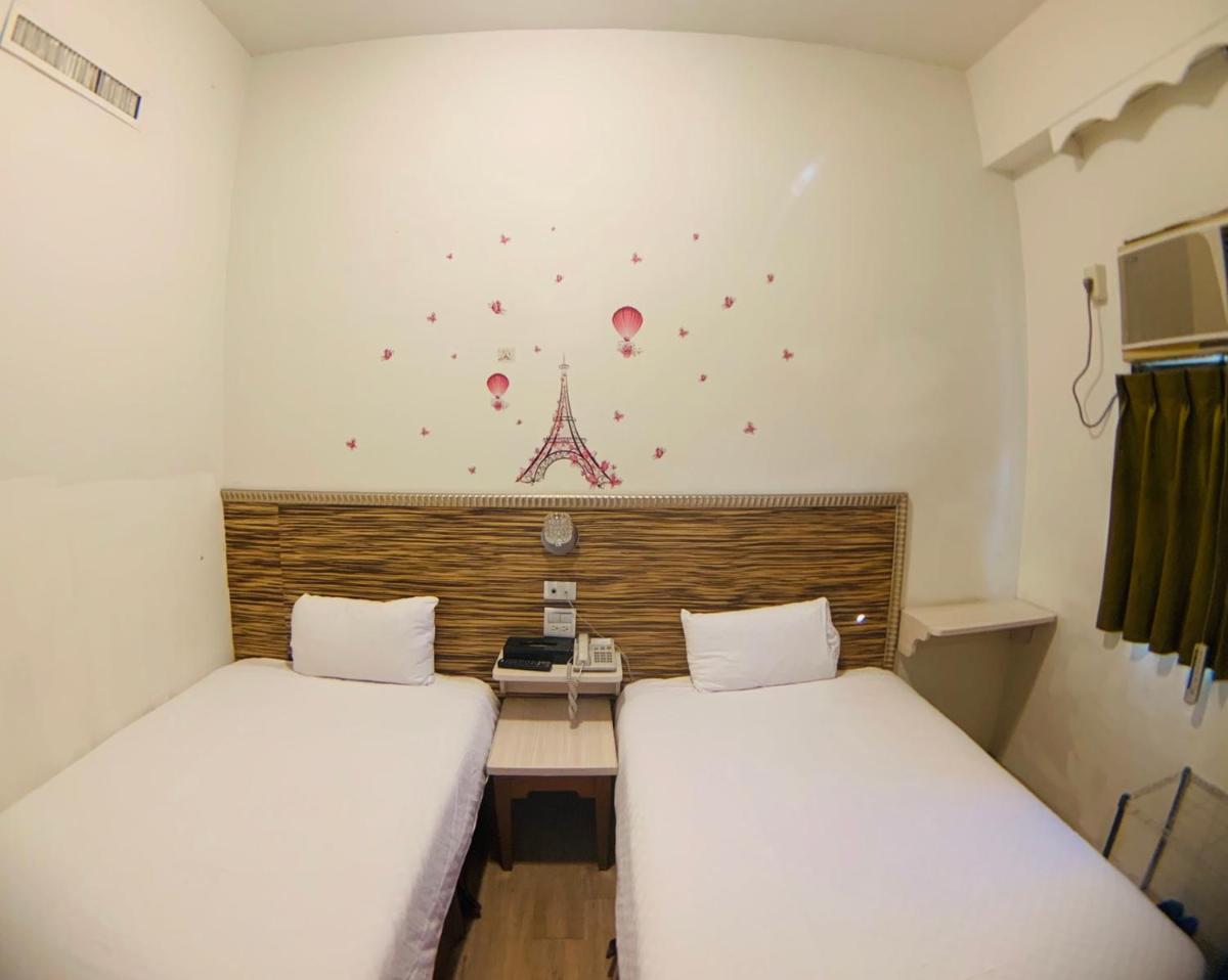 Standard Twin Room photo 1