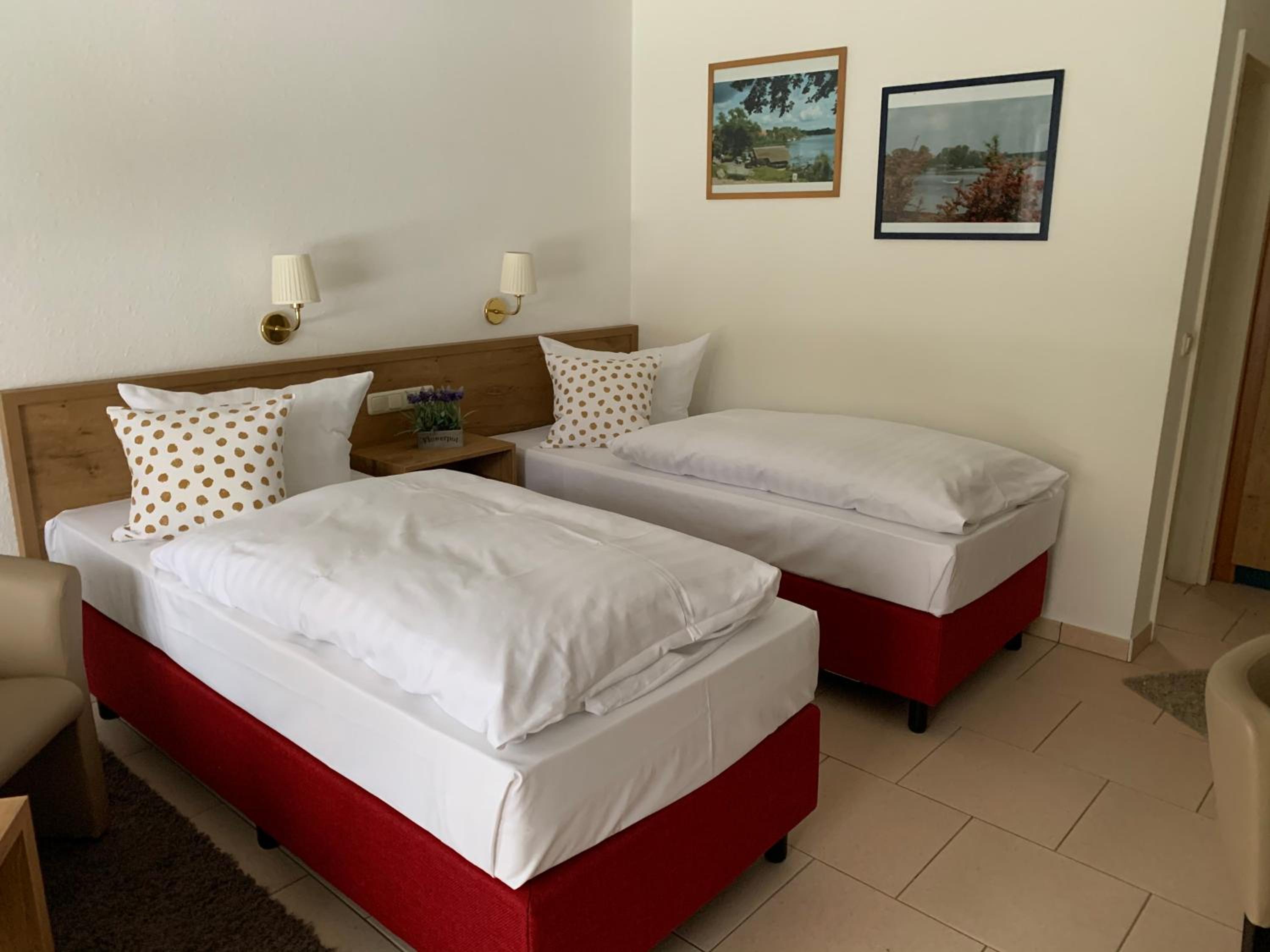 Standard Twin Room photo 2