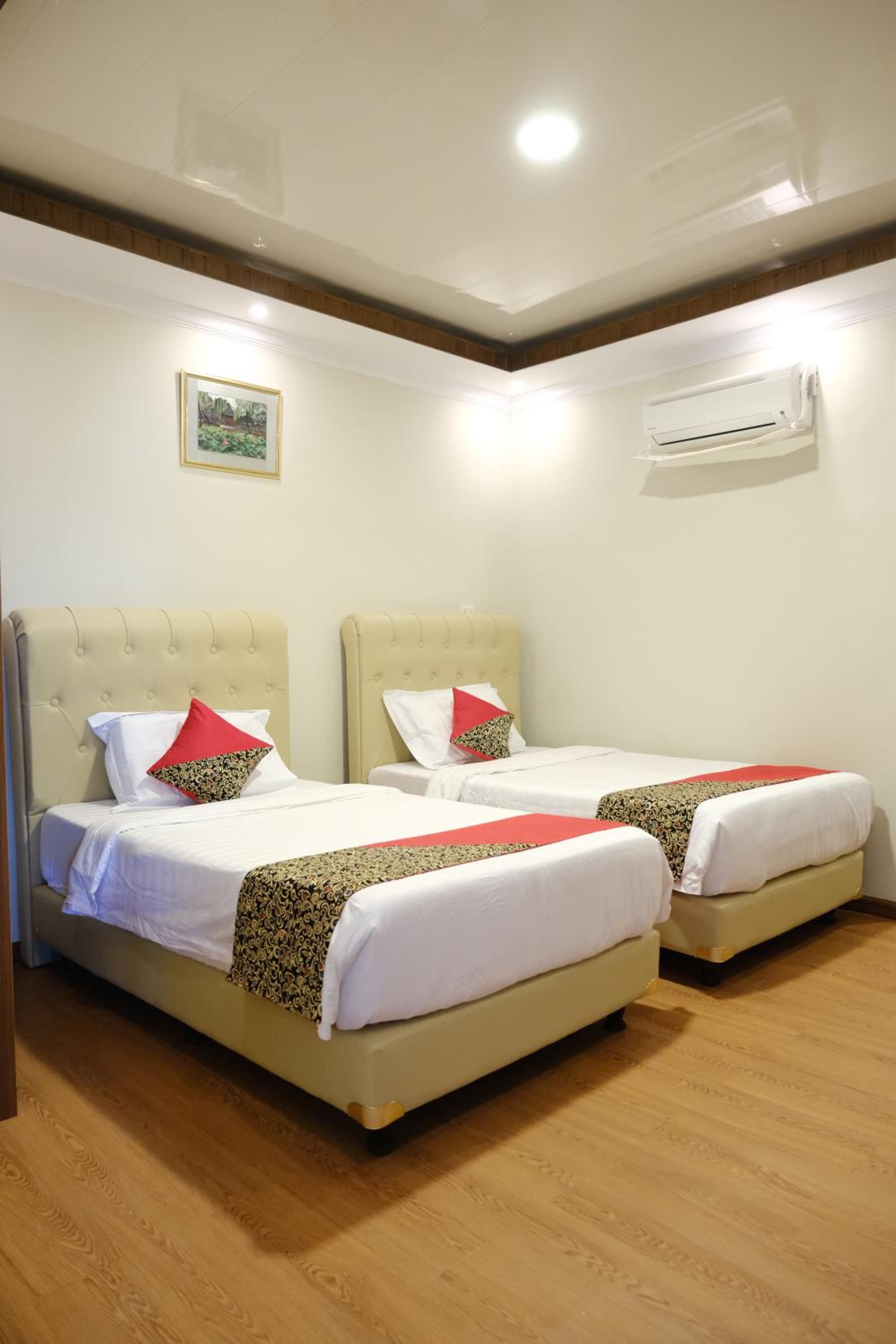 Standard Twin Room - Photo 1