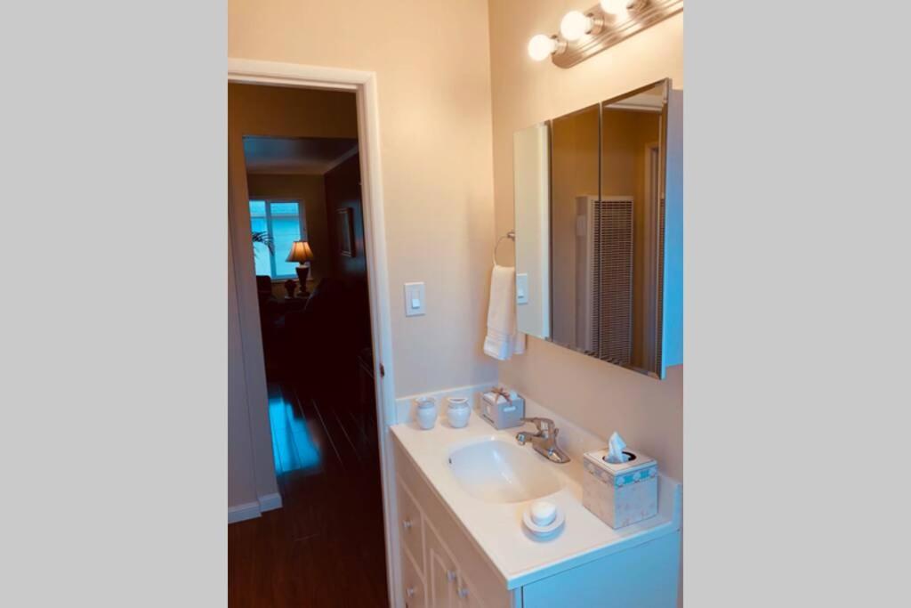 Two-Bedroom Apartment - Photo 2