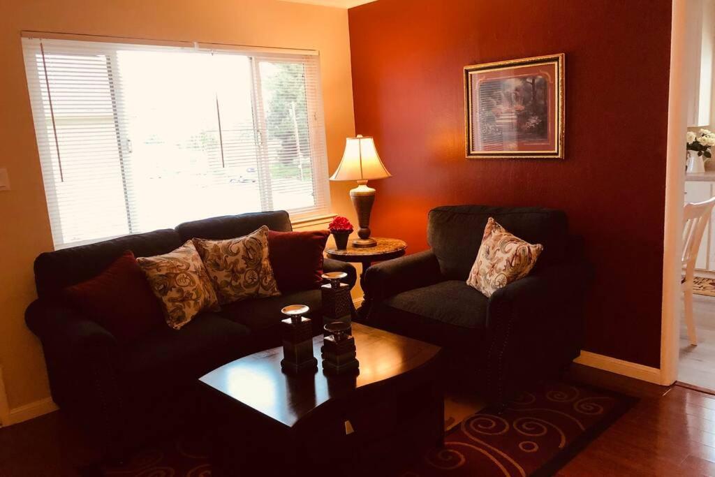 Two-Bedroom Apartment - Photo 3