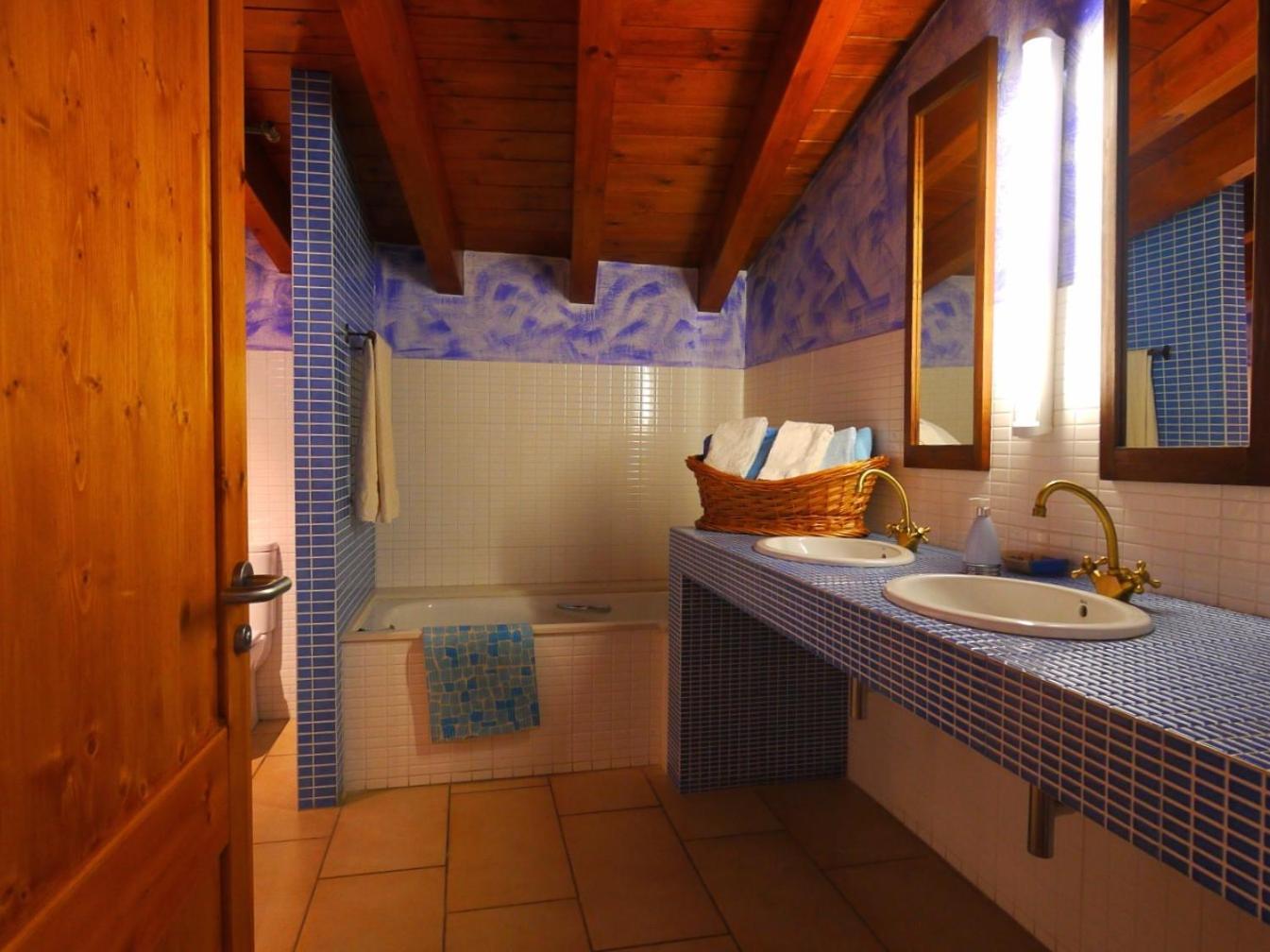 Chalet (6 Adults) - Photo 10