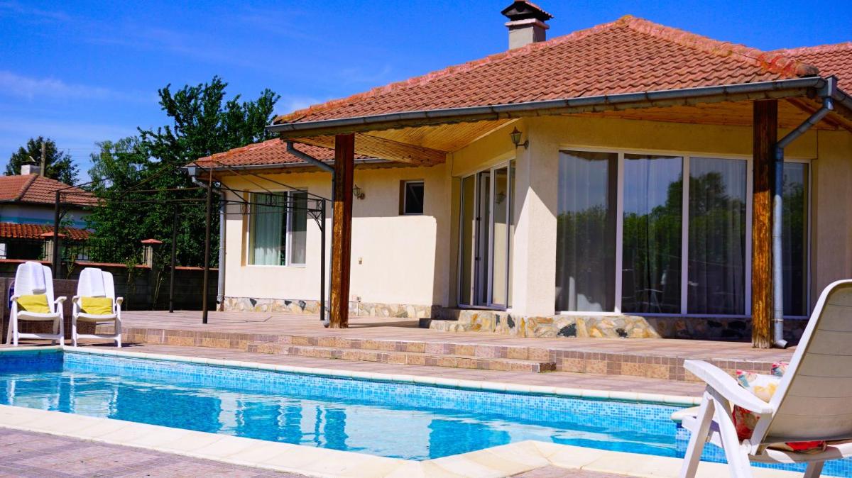 Villa with Private Pool photo 2