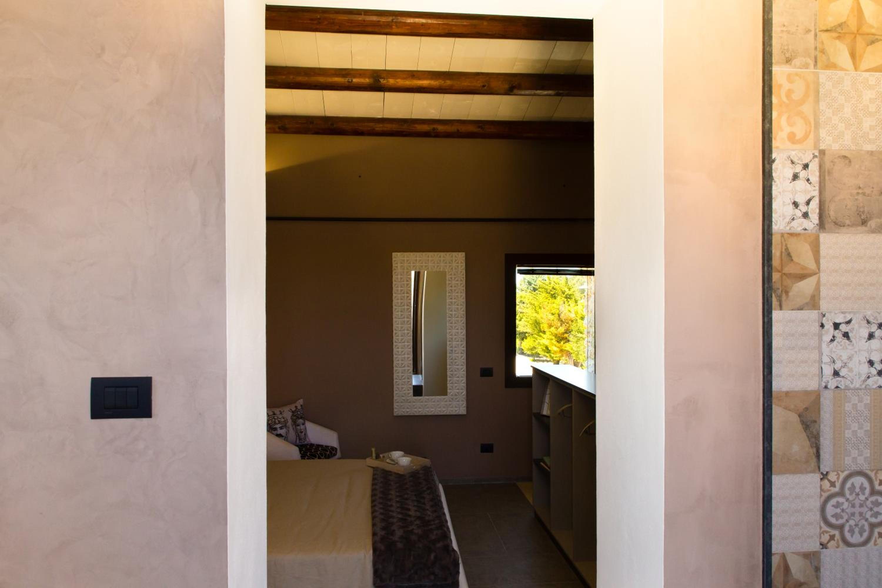 Suite with Terrace - Photo 19