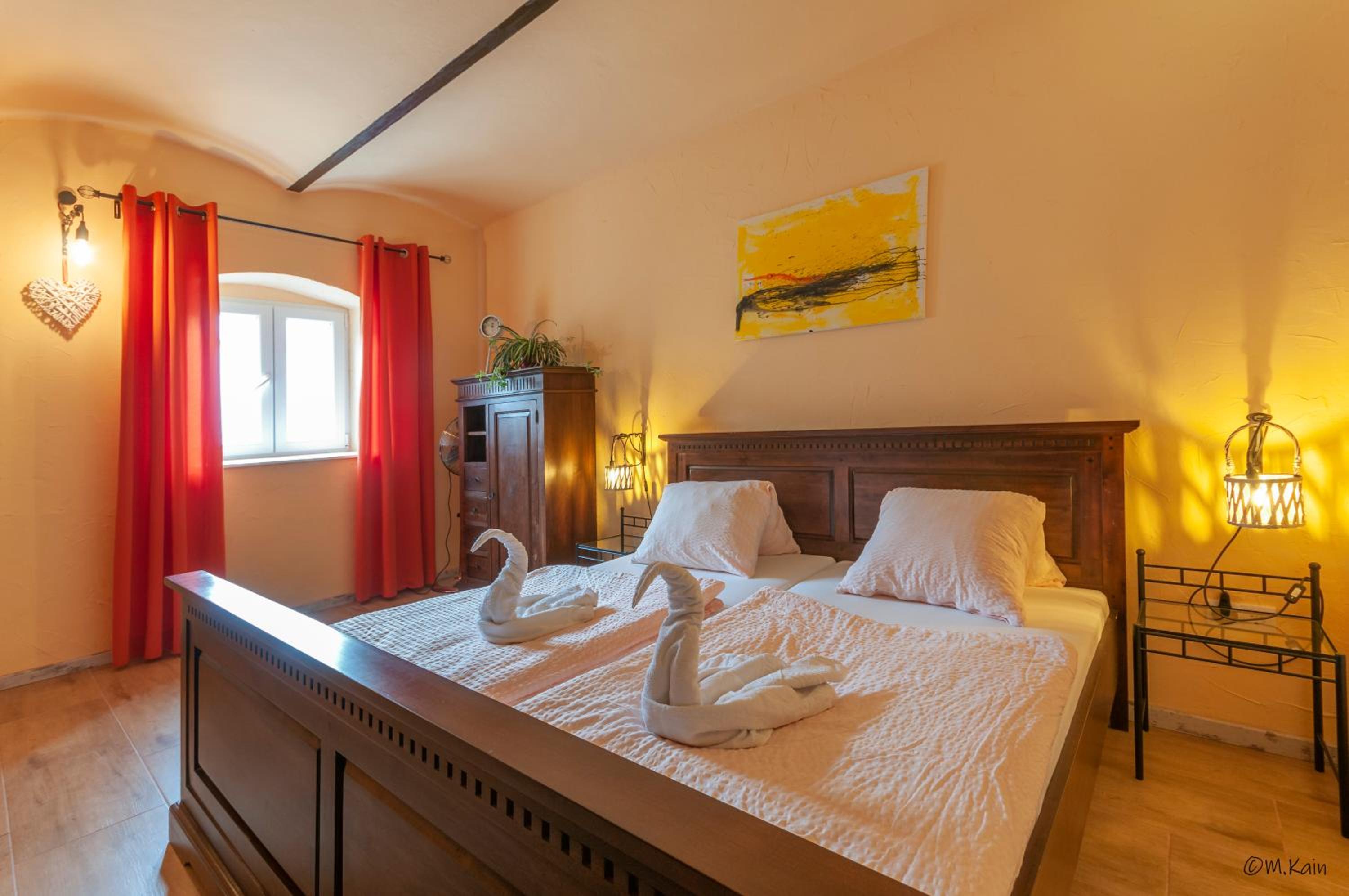 Apartment - Ground Floor - Photo 1