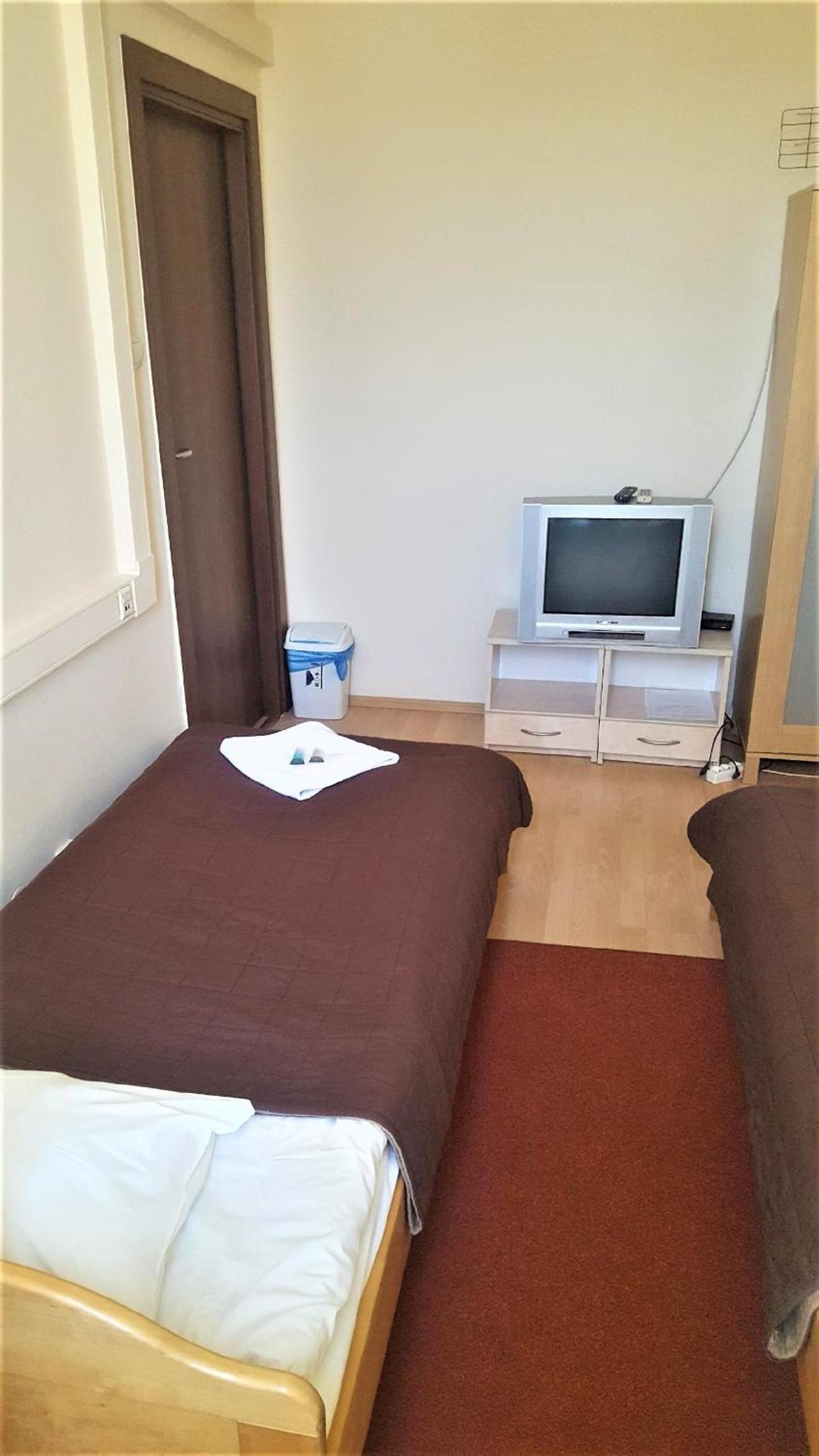 Small Double Room - Photo 2