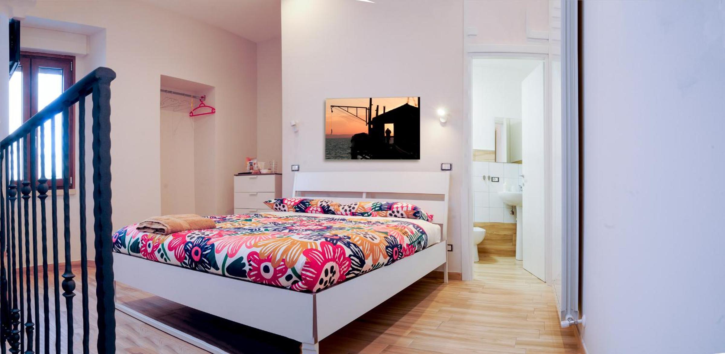 Standard King Room - Photo 2
