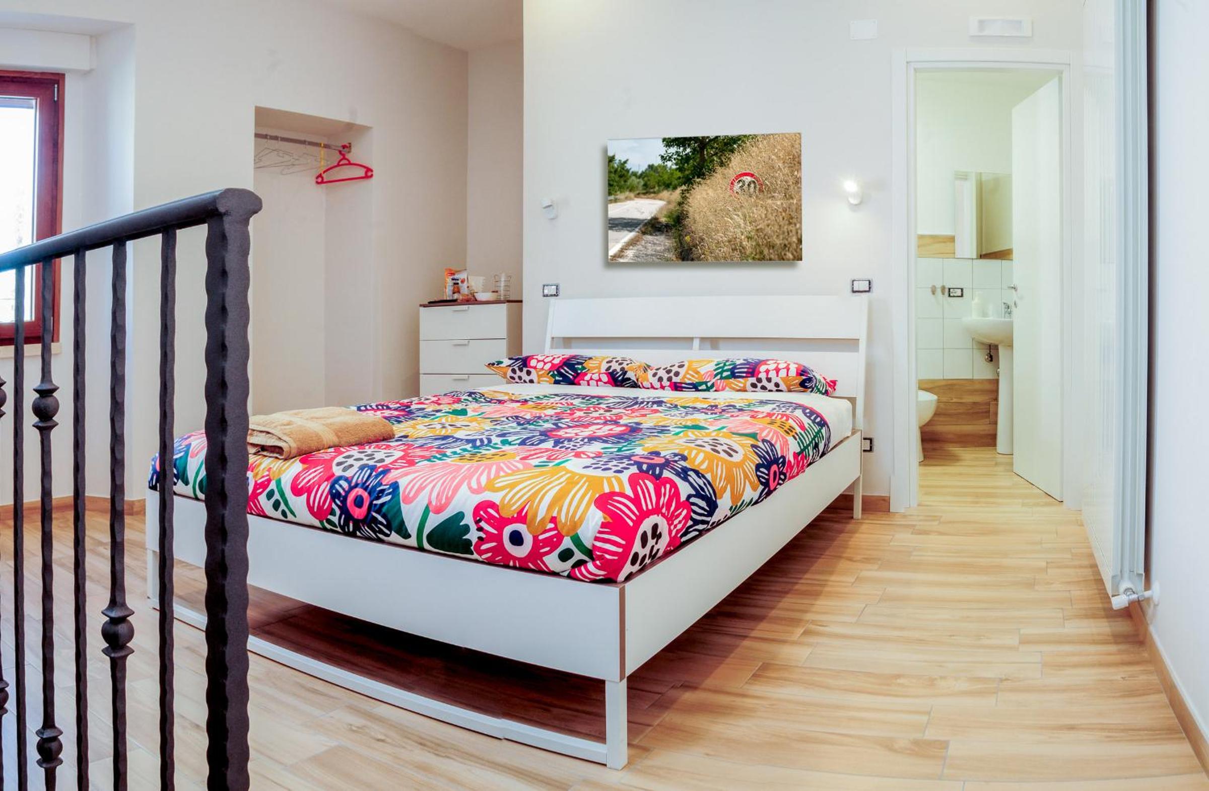 Standard King Room - Photo 3