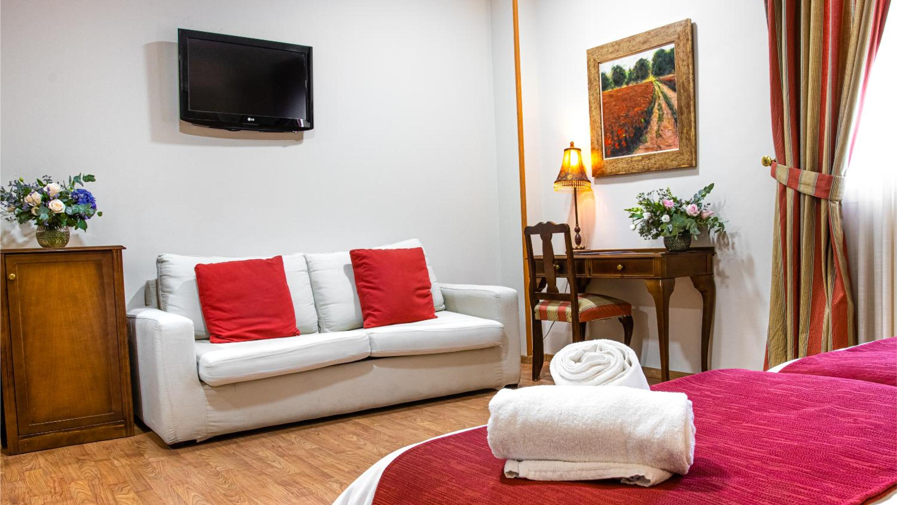 Deluxe Triple Room - Photo 3