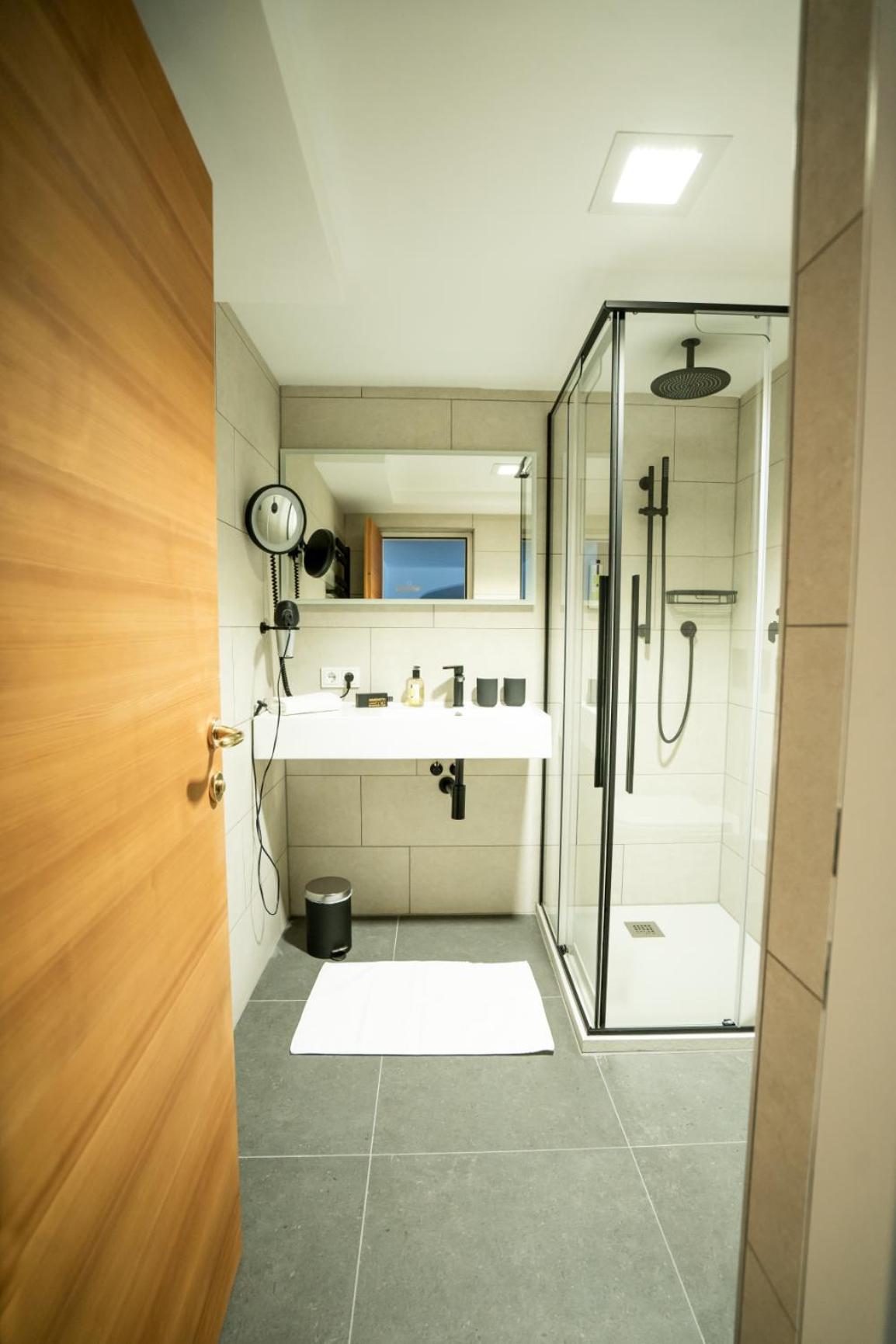 Double Room - Photo 2