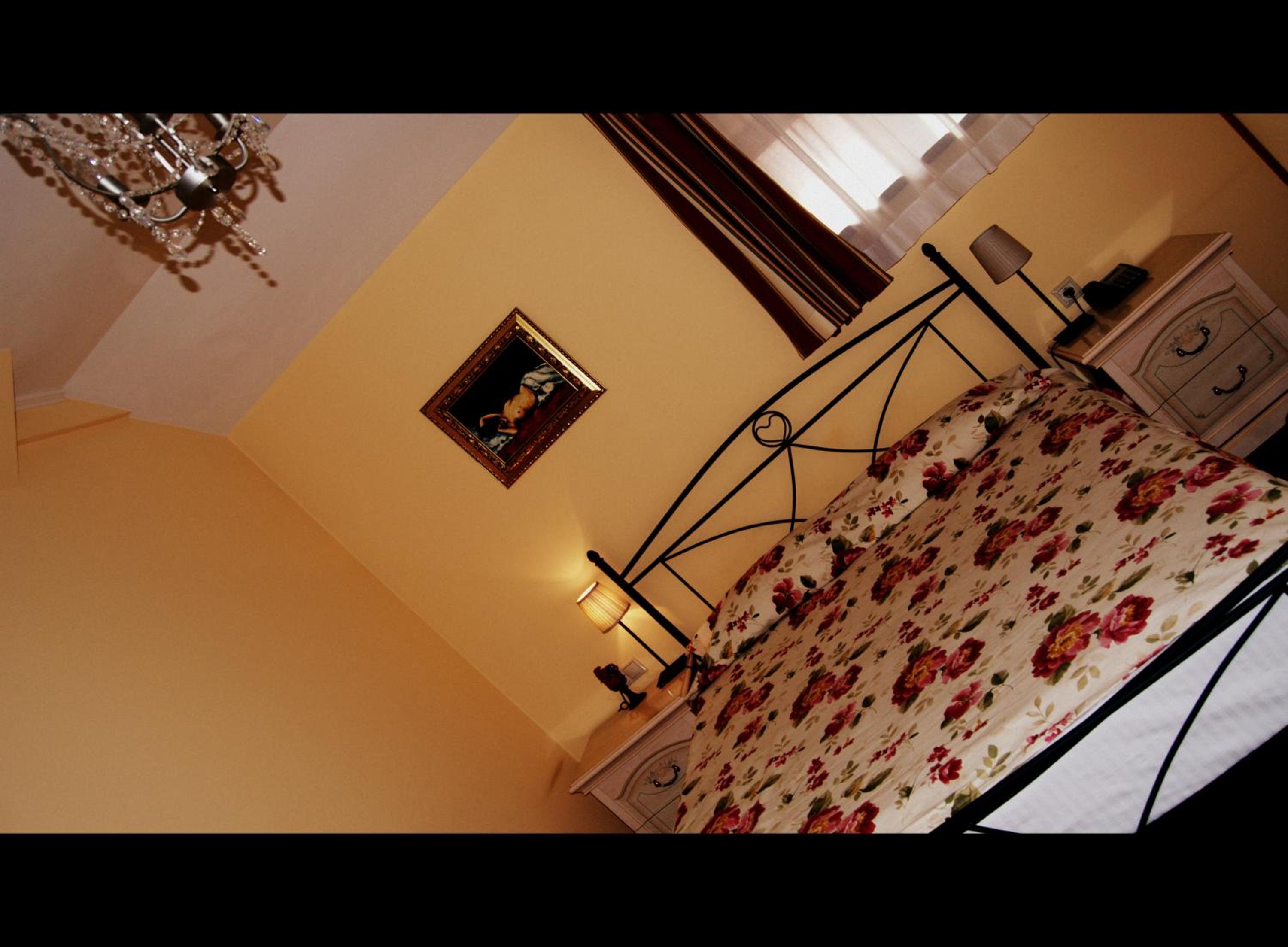 Standard Double or Twin Room - Photo 6