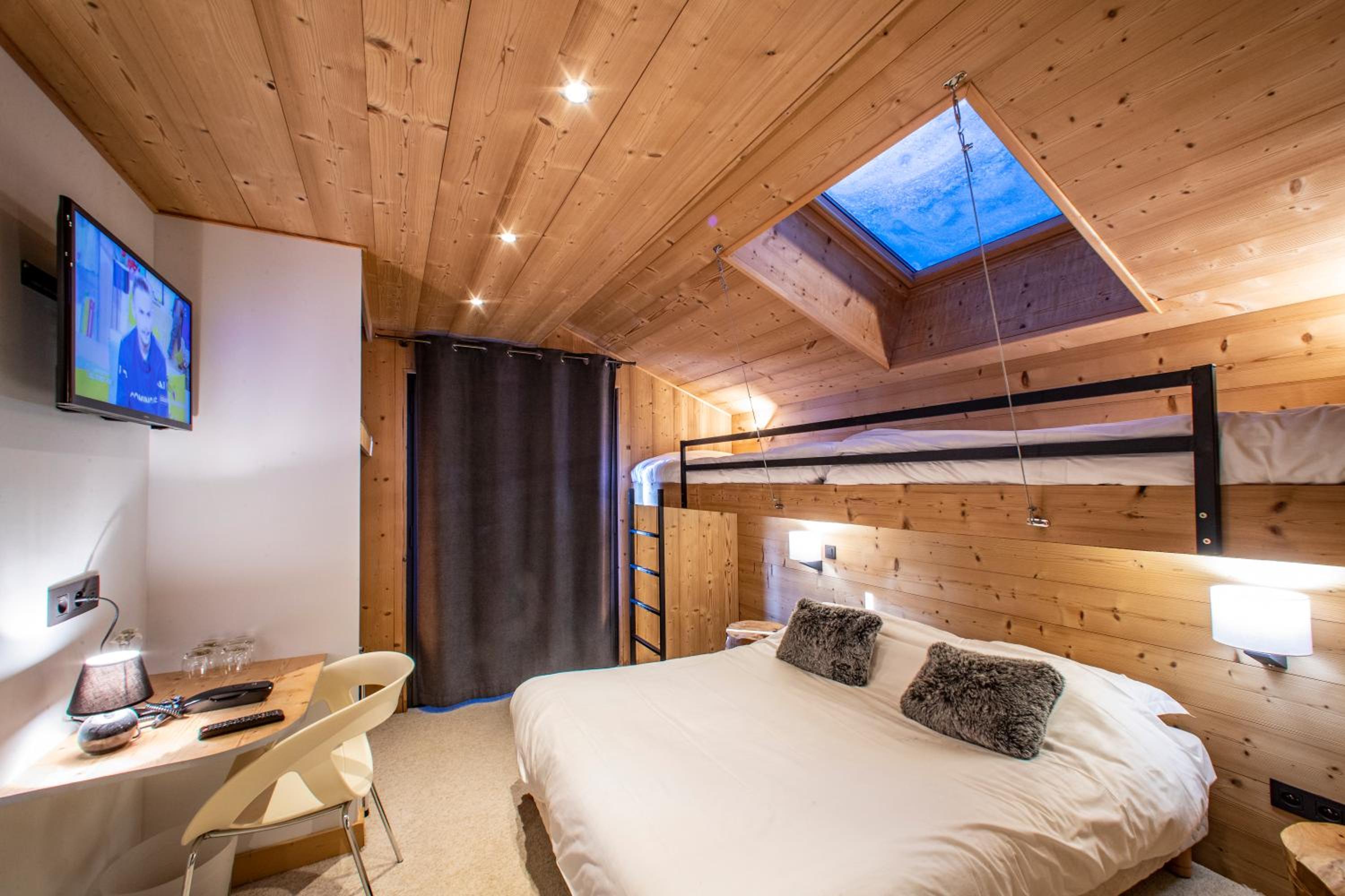 Superior Quadruple Room - Aravis photo 2