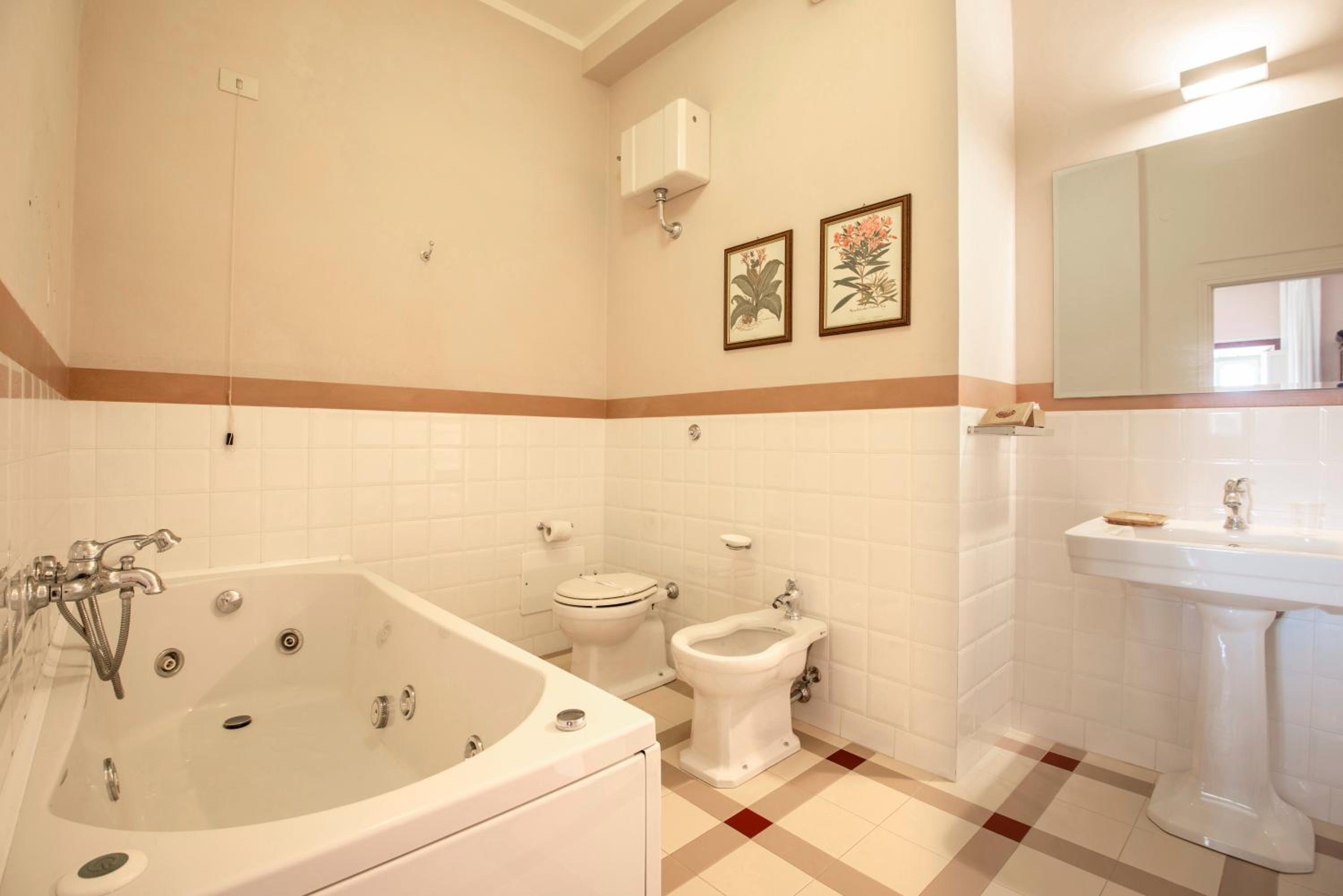 Double Room with Spa Bath photo 2