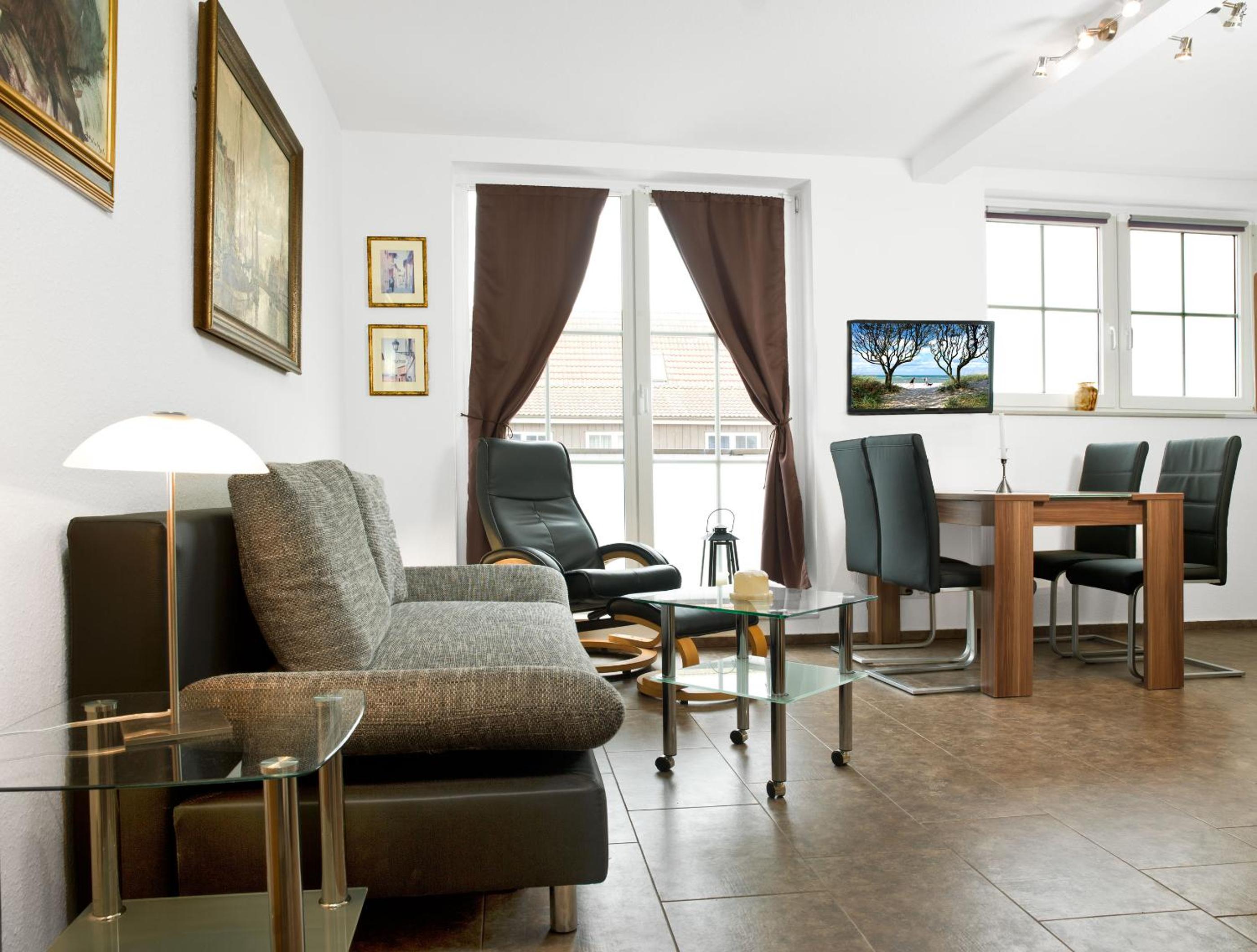 Apartment with Balcony photo 1