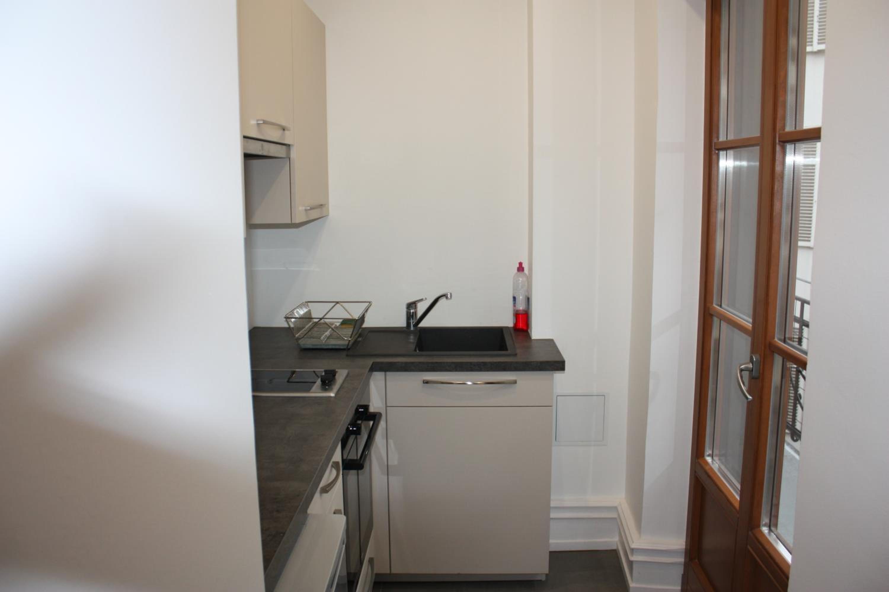 One-Bedroom Apartment - 2nd Floor photo 3