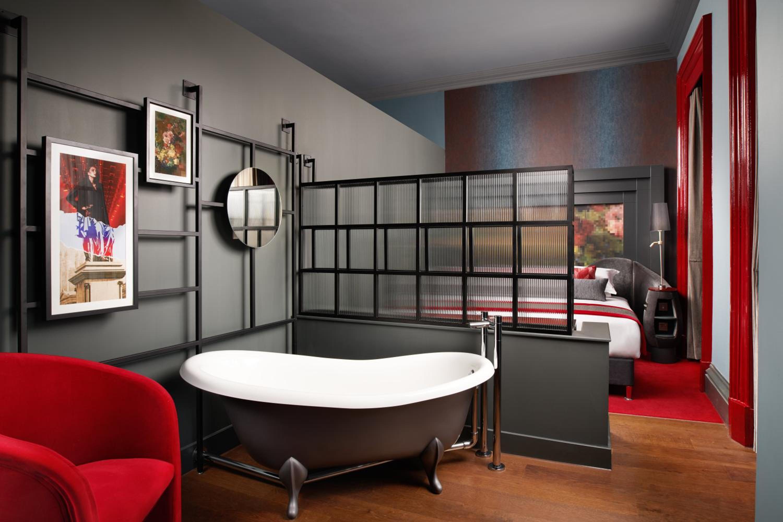 Suite - Photo 4
