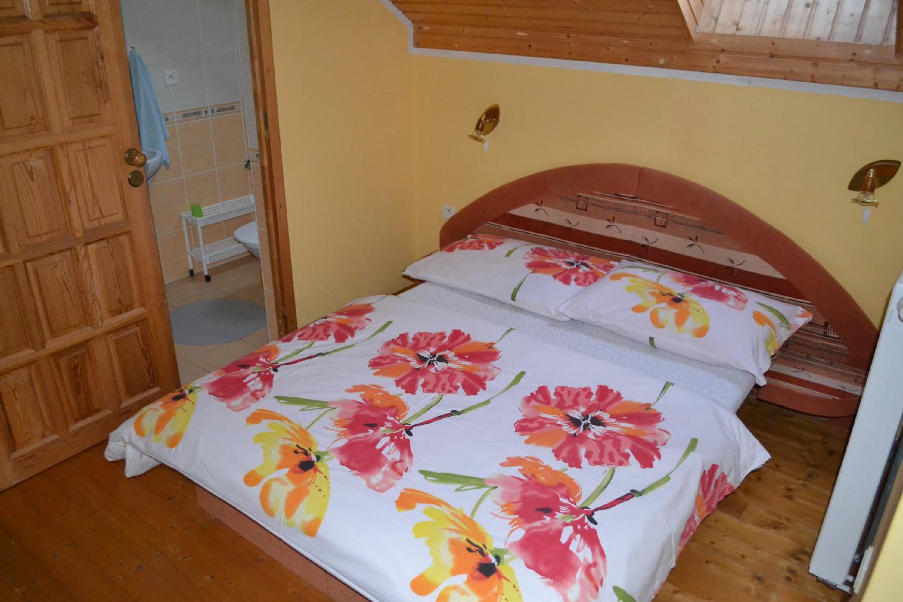 Three-Bedroom Apartment - Photo 5