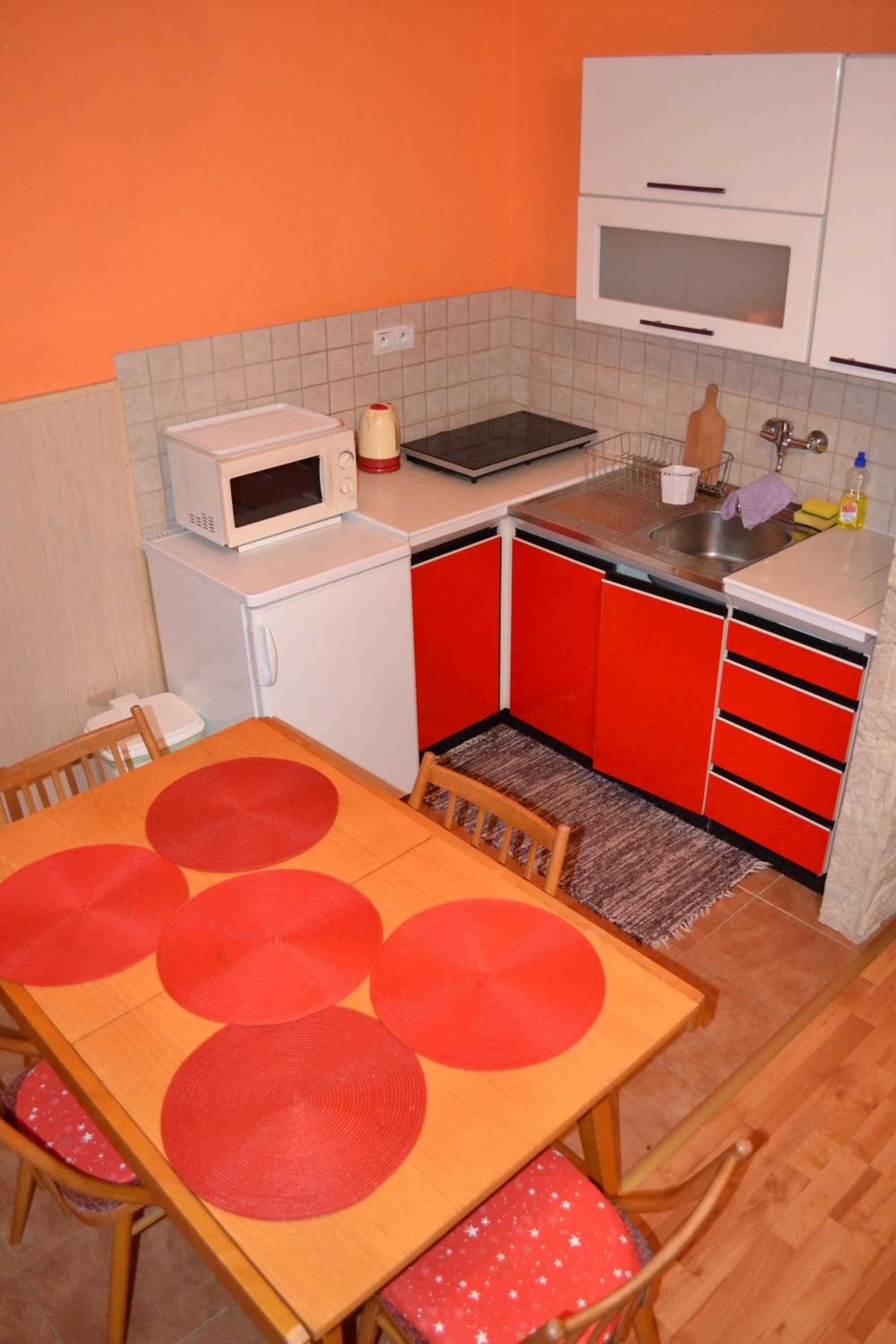 One-Bedroom Apartment - Photo 8