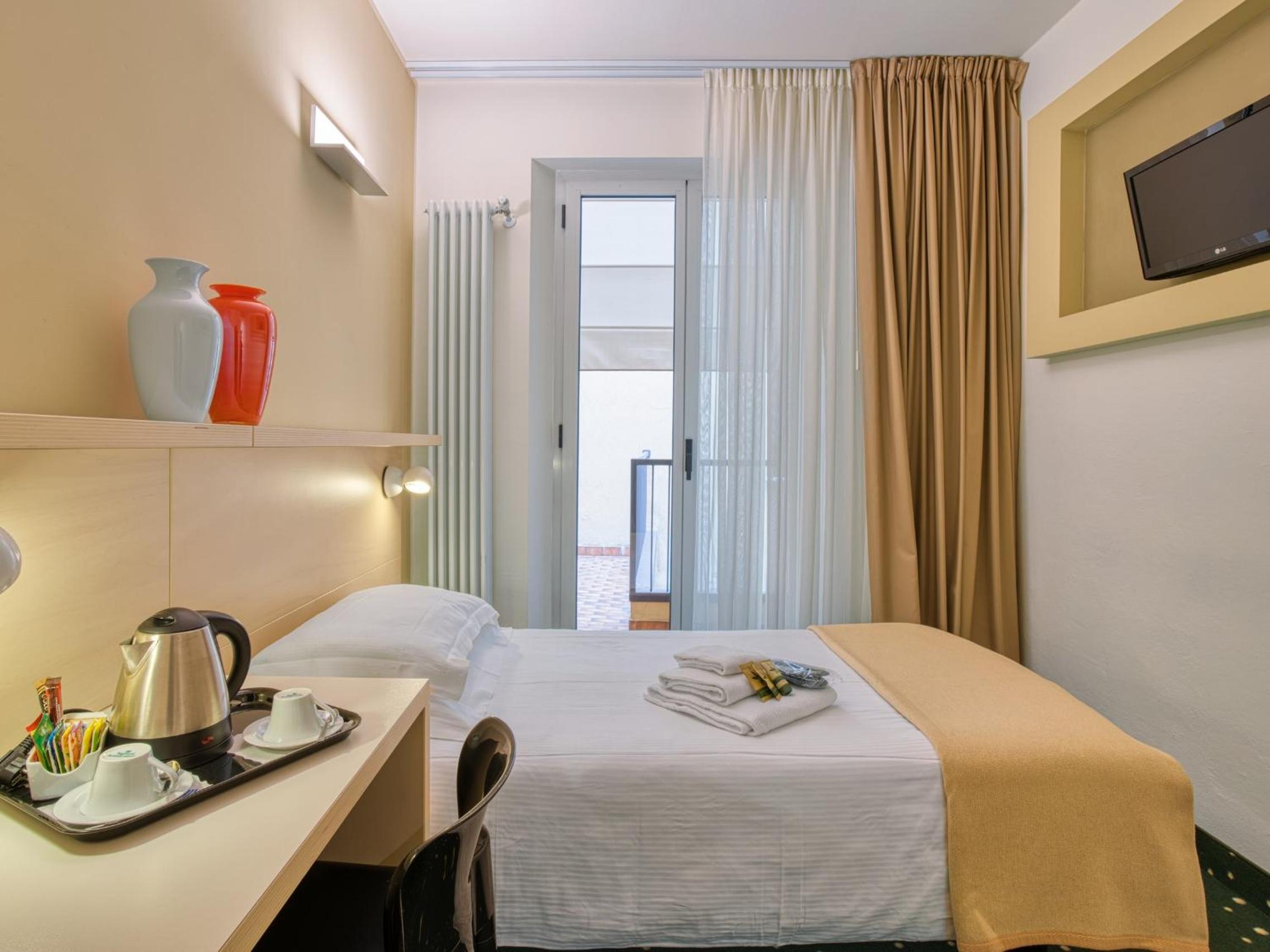 Double Room - Photo 1