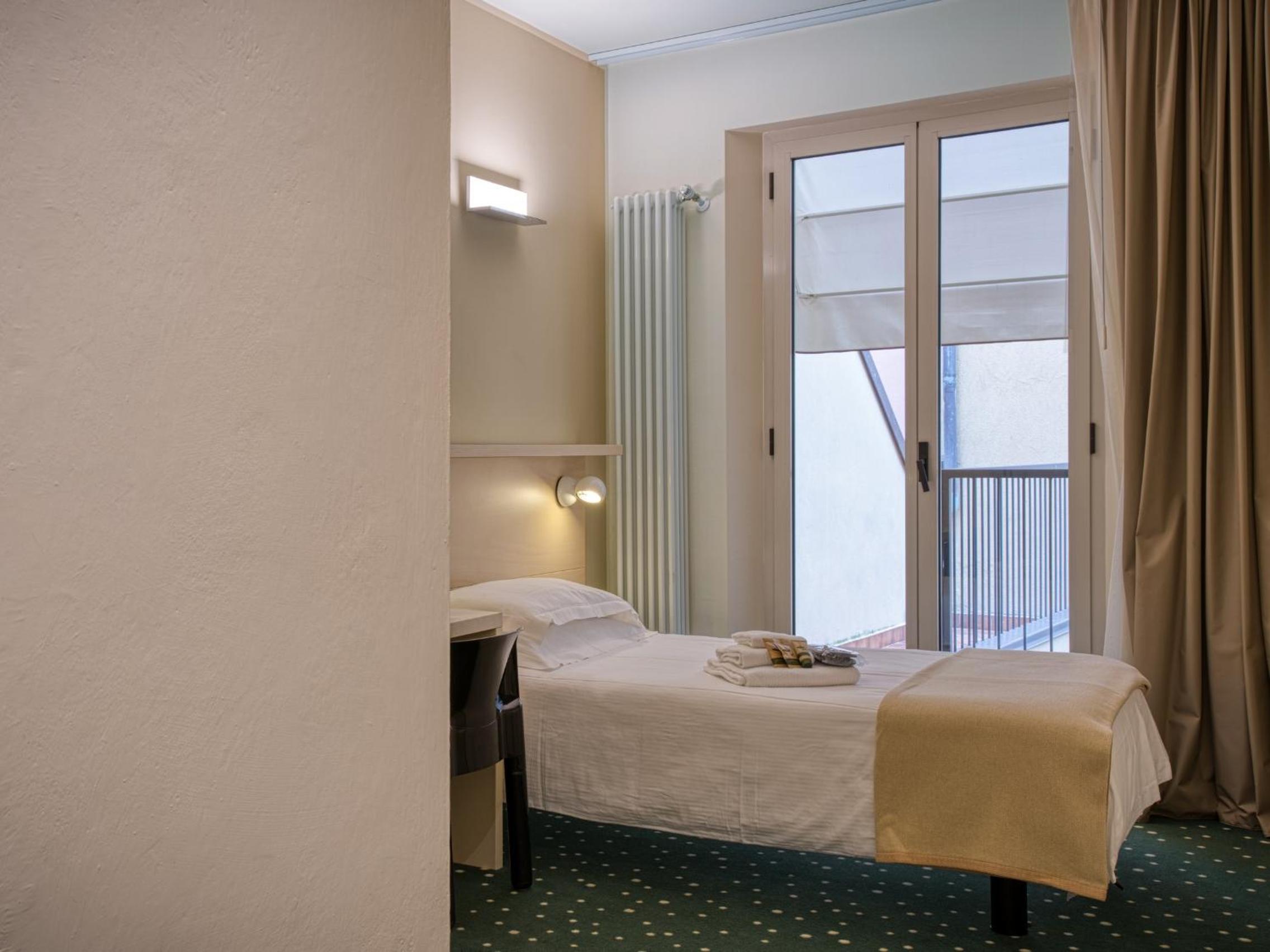 Single Room photo 3