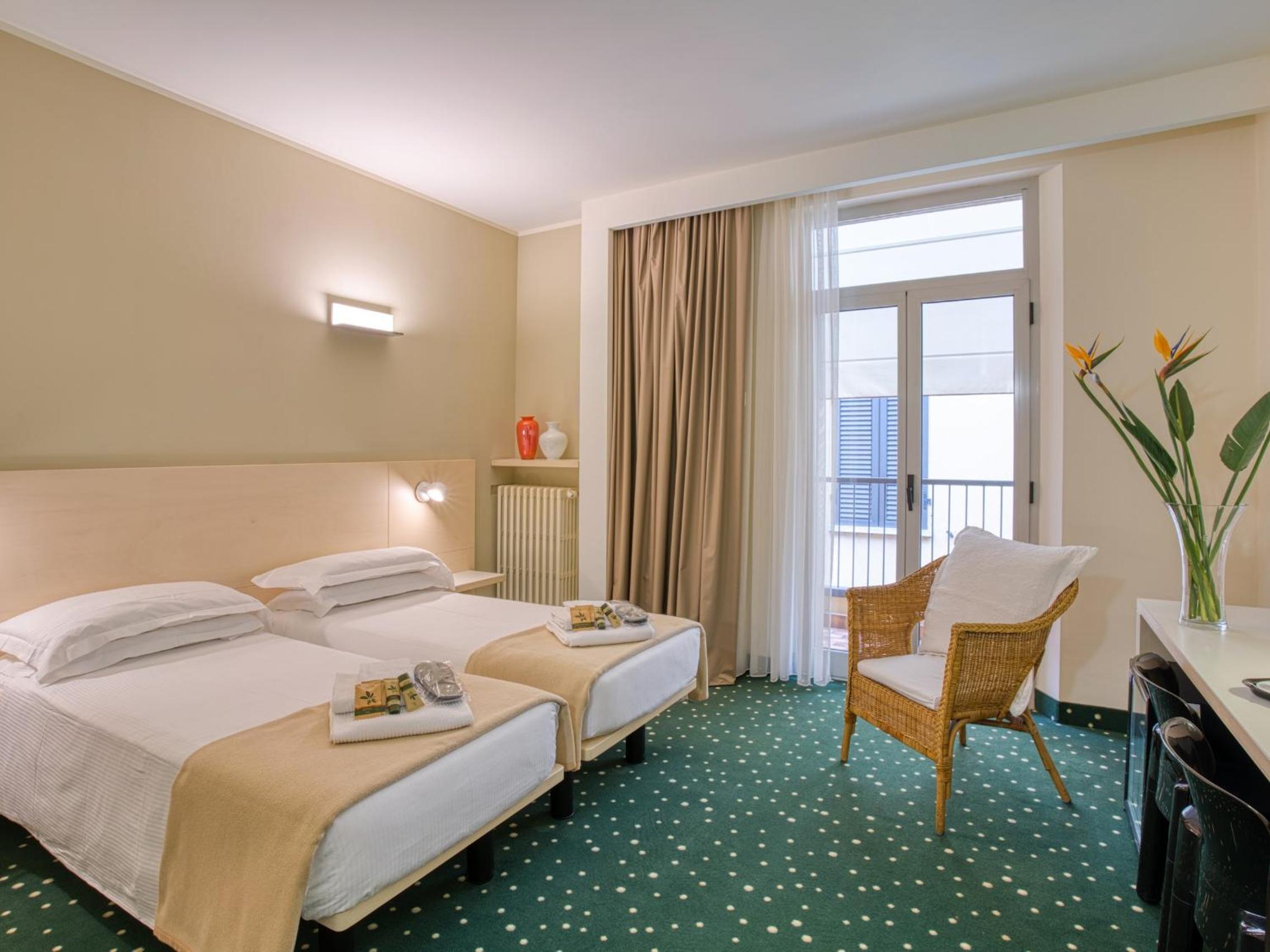 Double Room - Photo 8