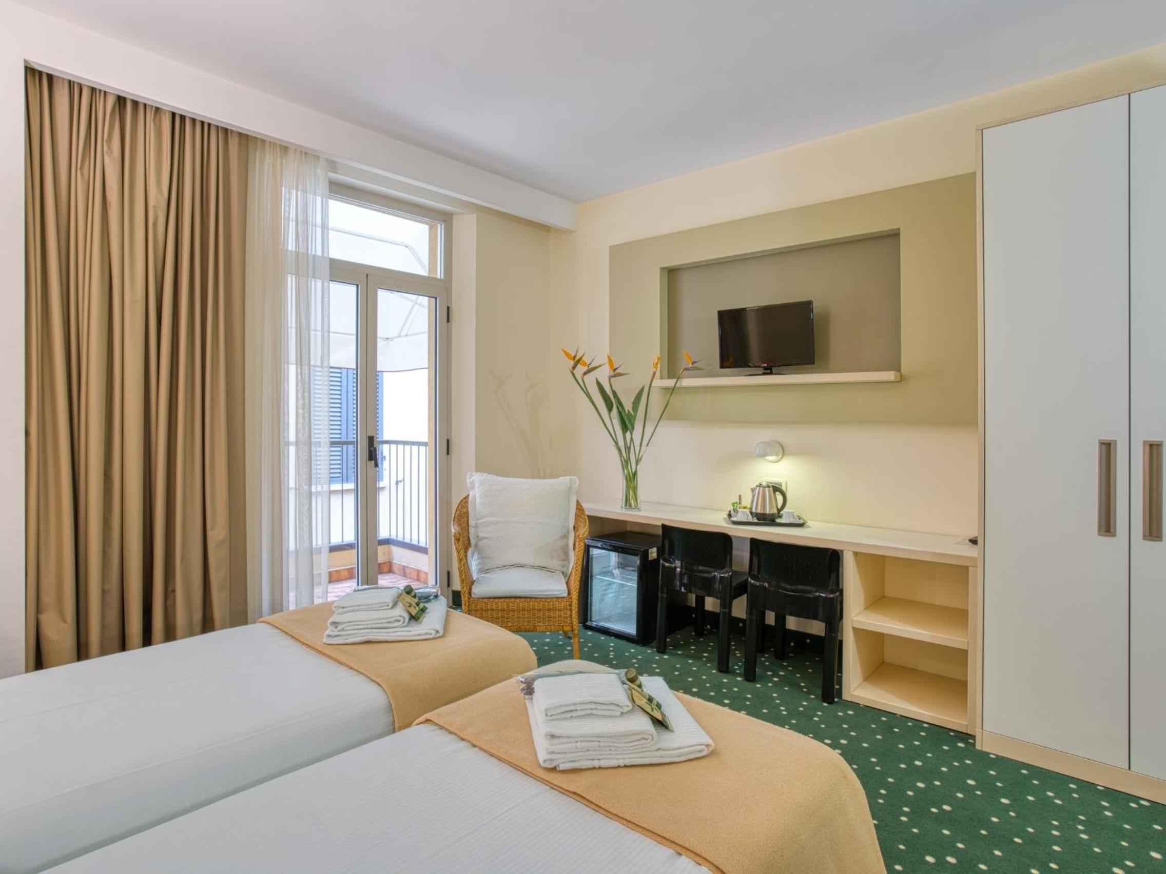 Double Room - Photo 13