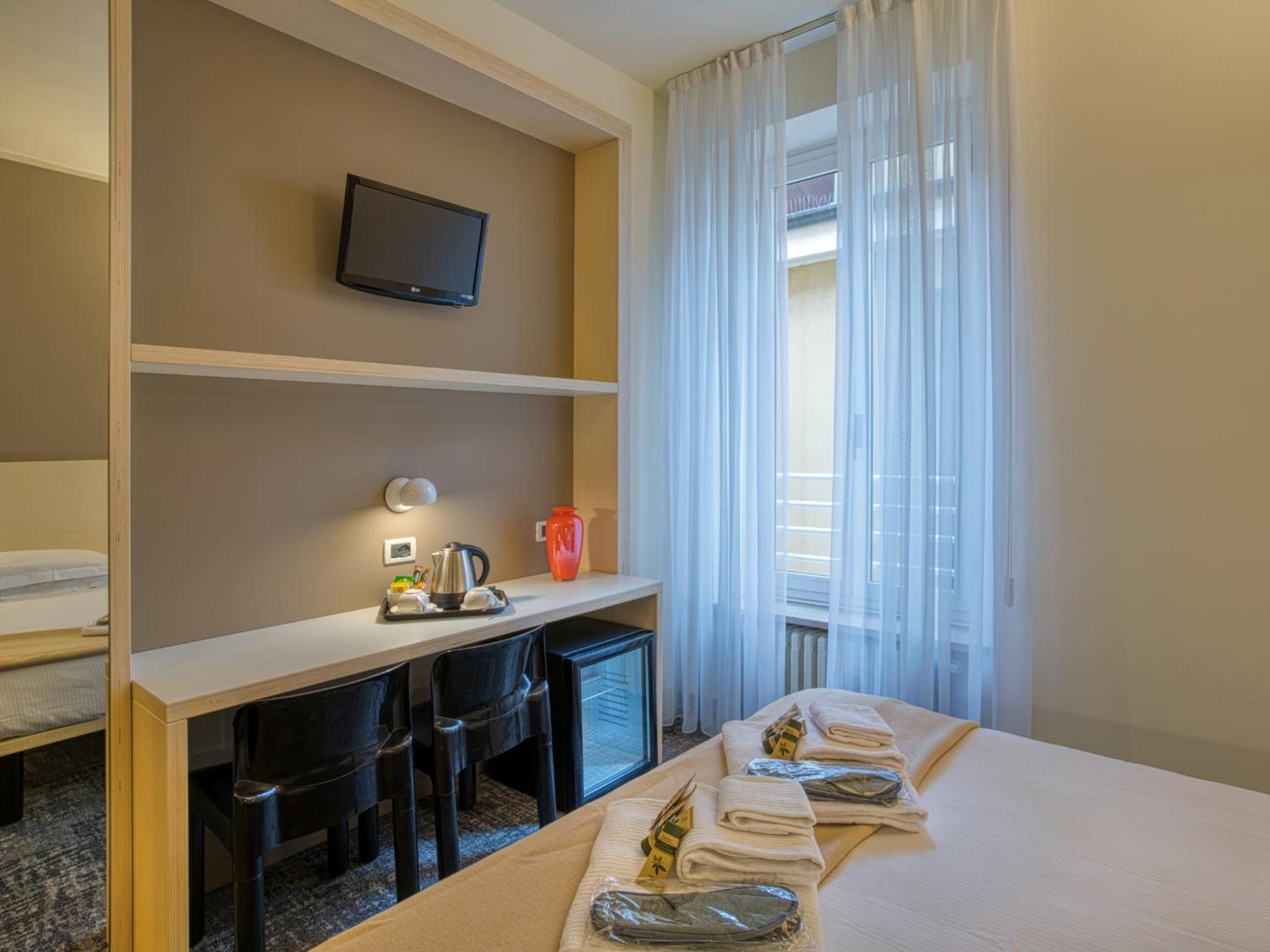 Double Room - Photo 2