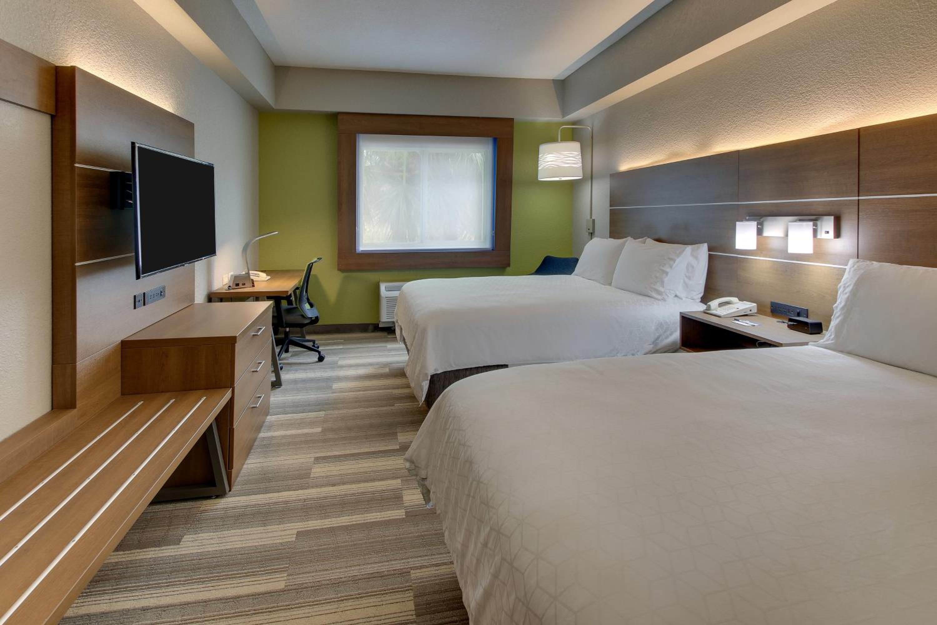 Standard Queen Room with Two Queen Beds - Photo 1