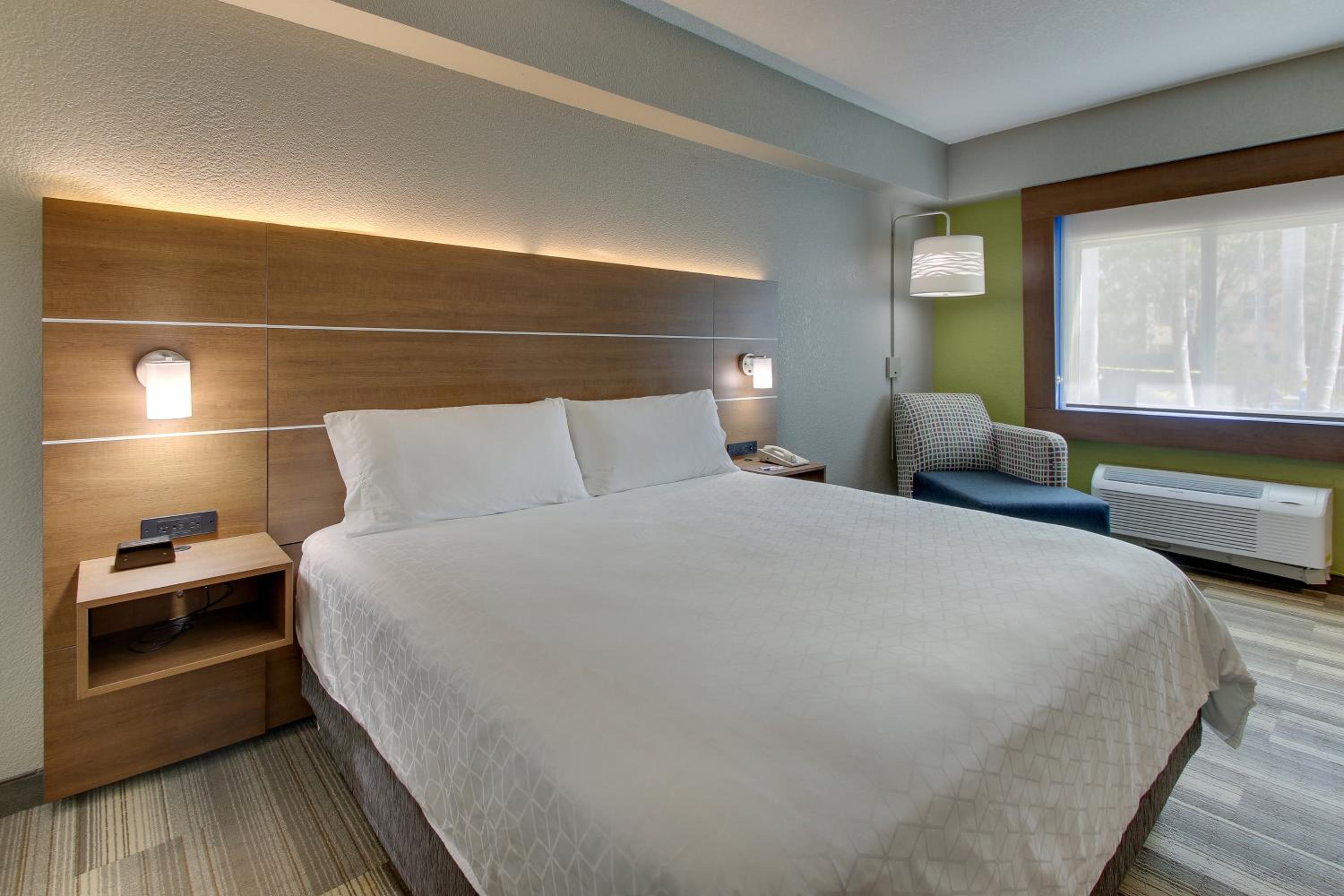 Standard King Room - Photo 1
