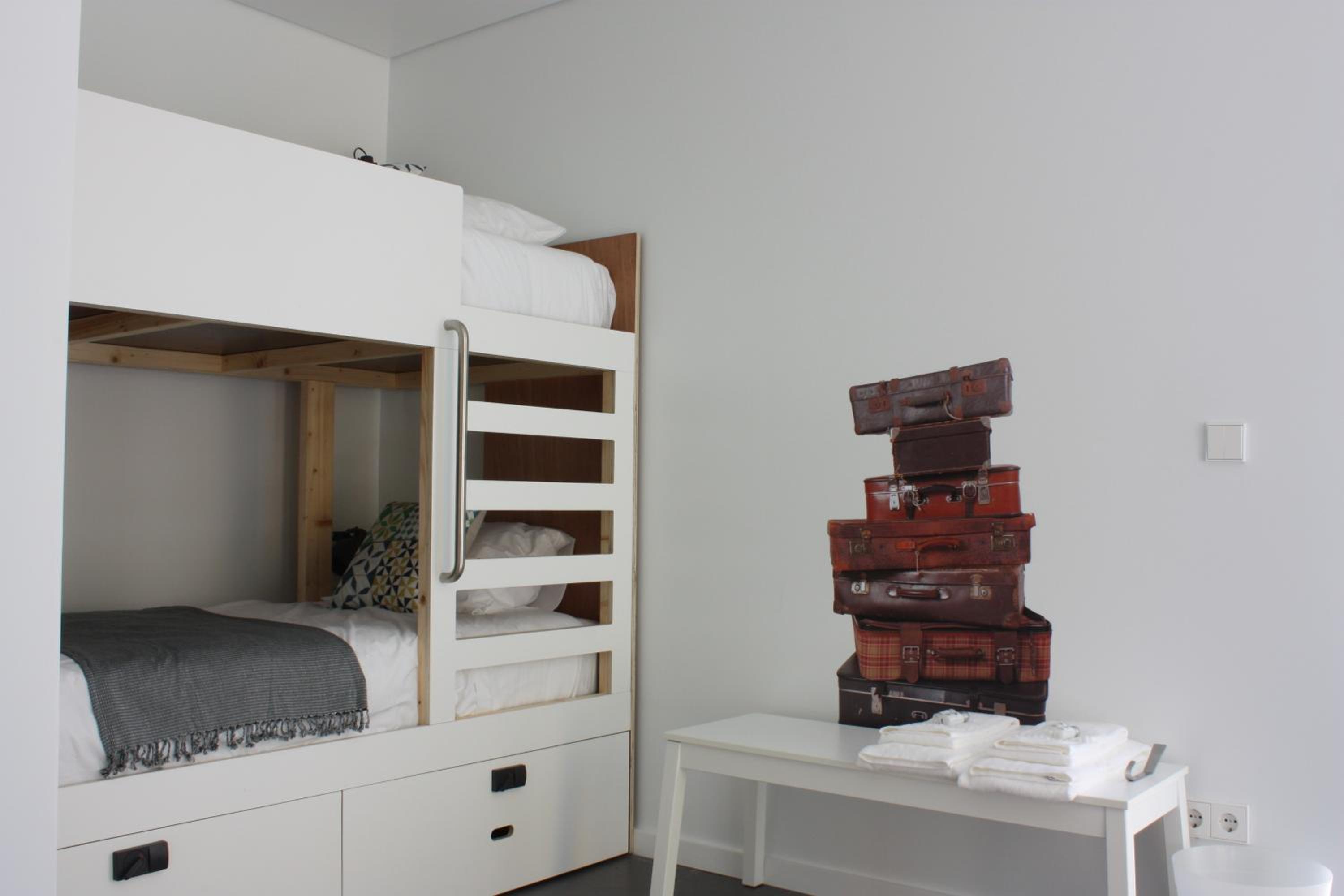 Family Room with Private Bathroom photo 2