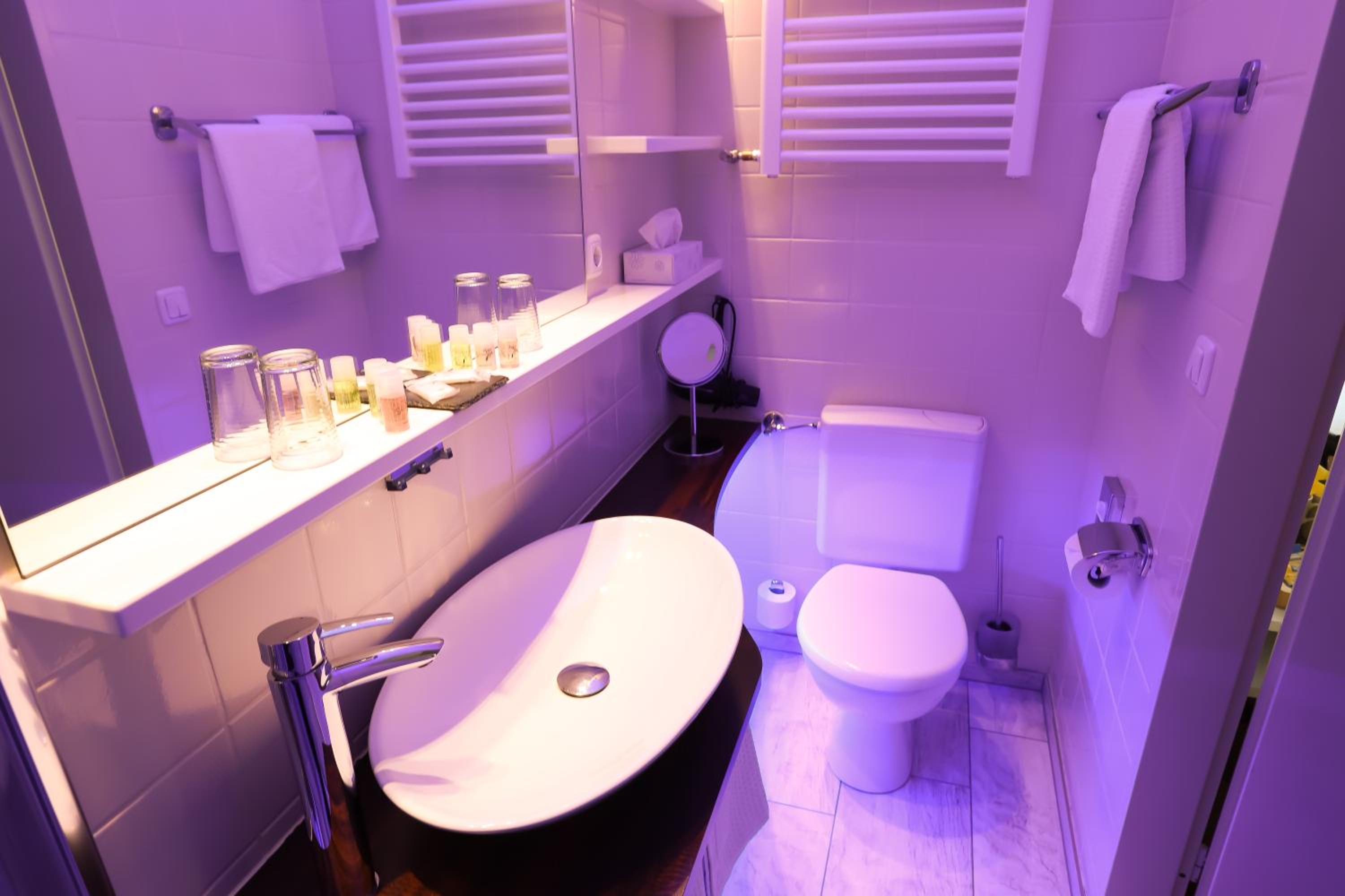 Double Room - Photo 2