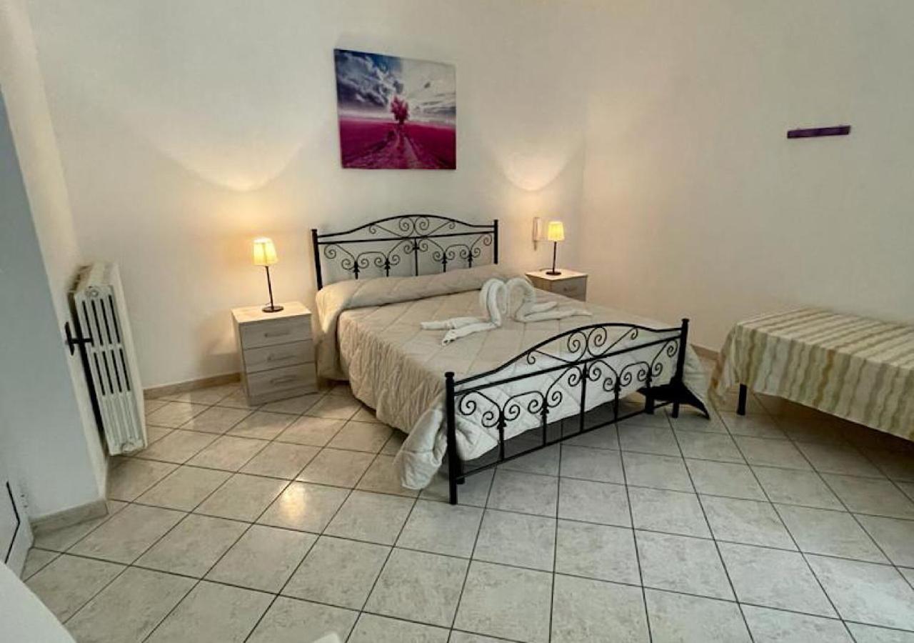 One-Bedroom House - Photo 3