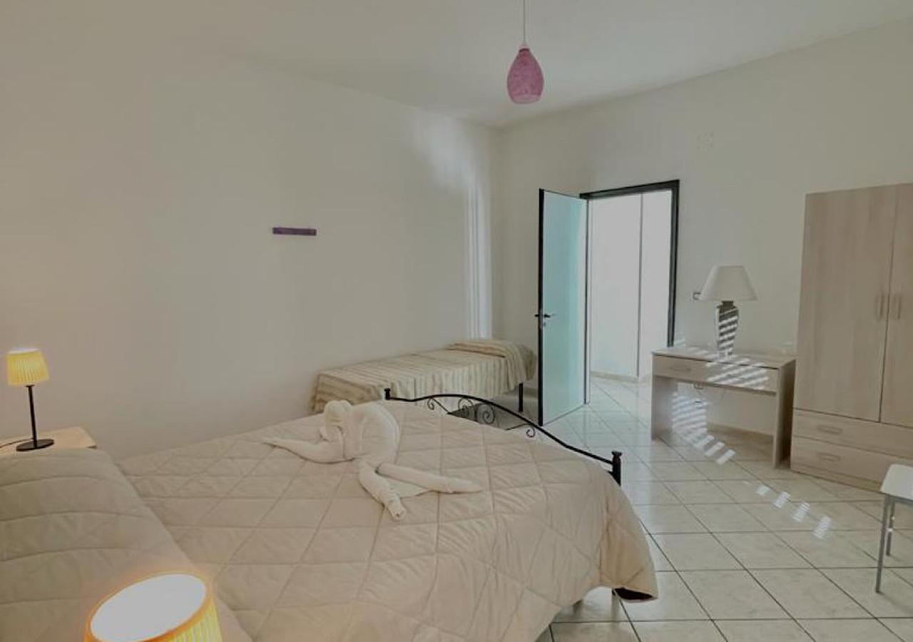 One-Bedroom House - Photo 13