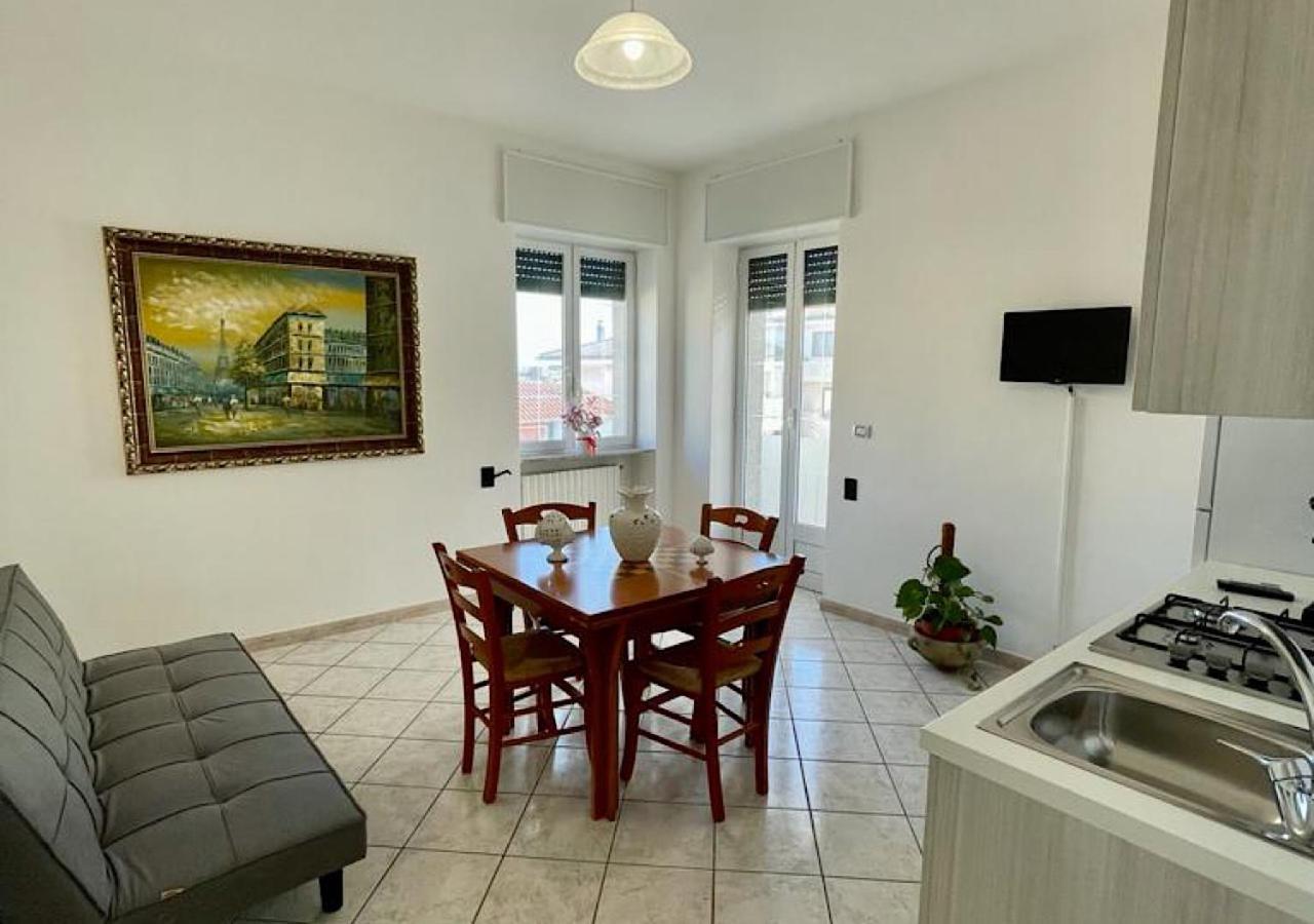 One-Bedroom House - Photo 10