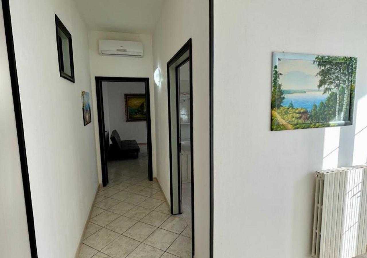 One-Bedroom House - Photo 8