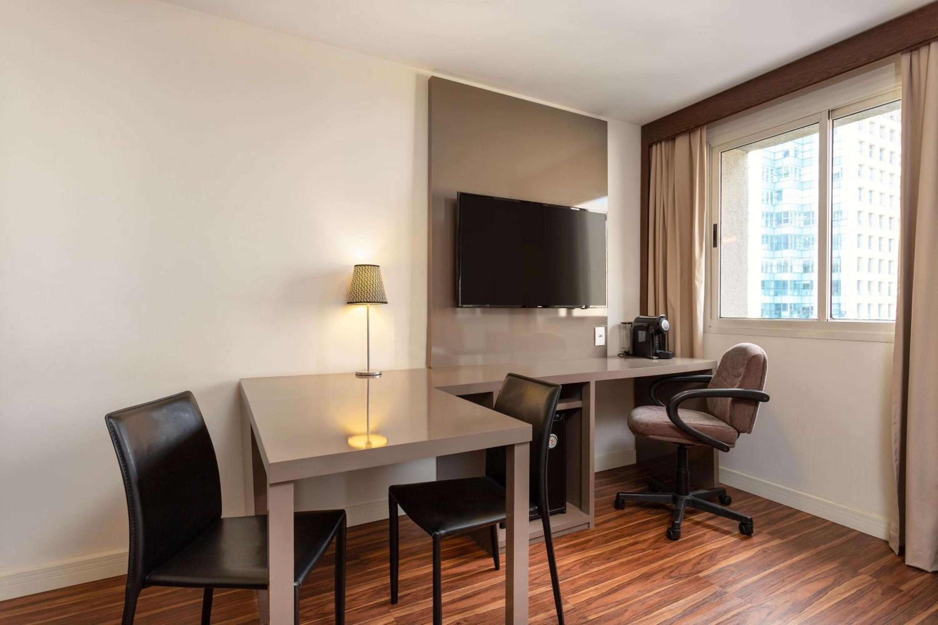 Premium Suite with 2 Twin Beds, Non Smoking