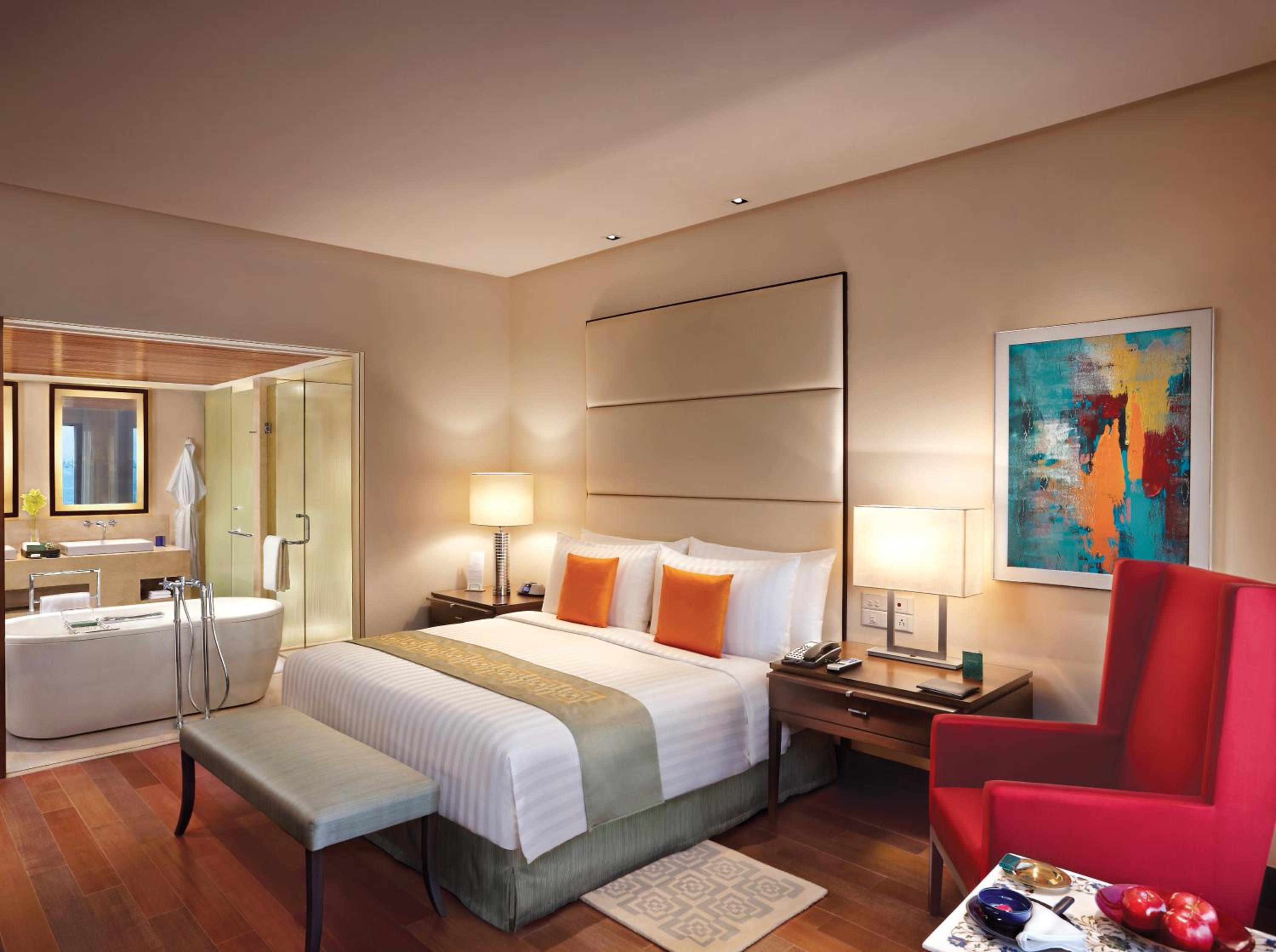 Deluxe Ocean View Suite - Photo 3
