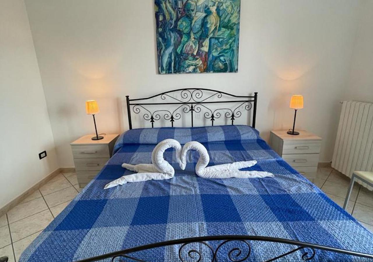 Two-Bedroom House - Photo 3