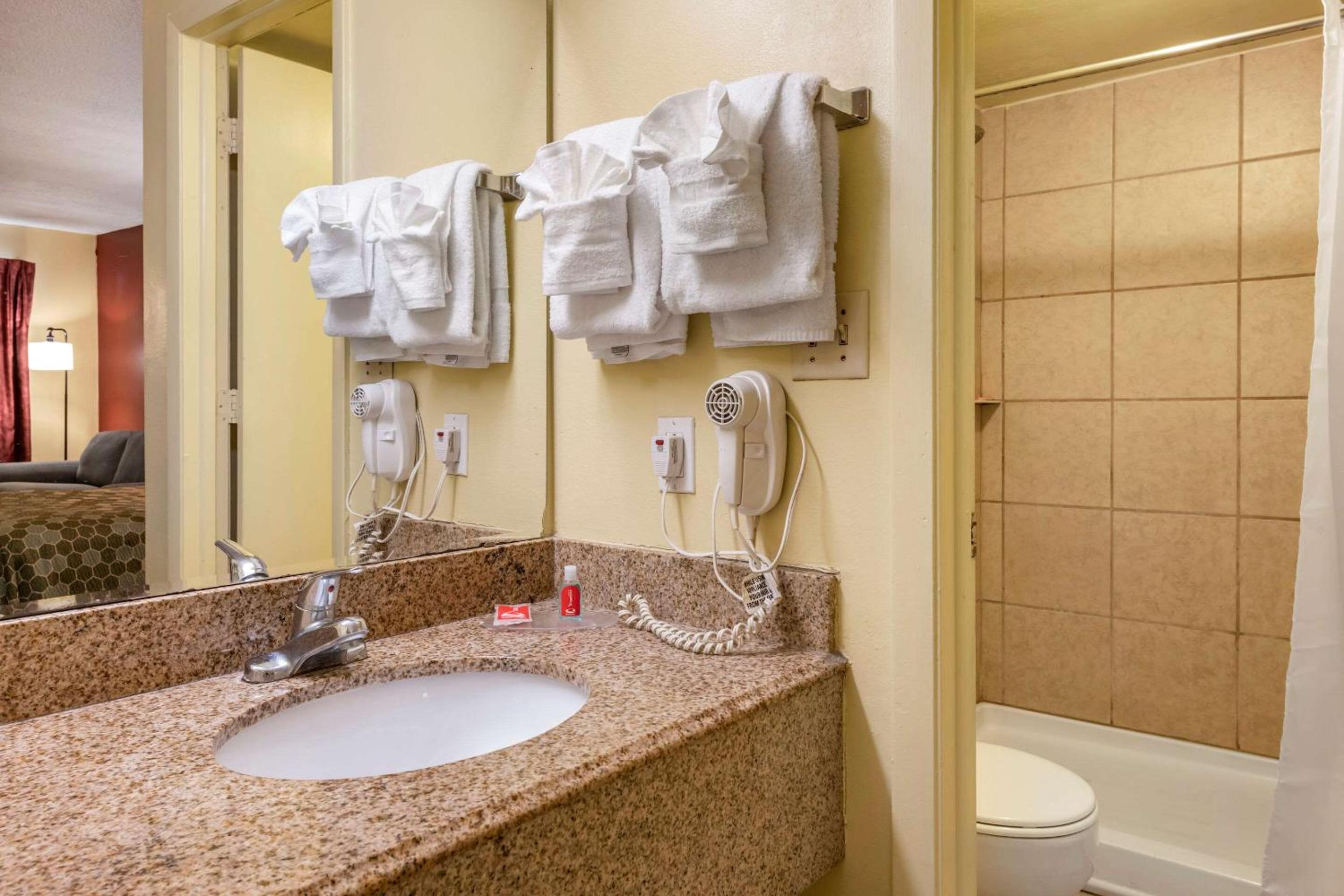 Double Room - Non-Smoking  photo 2
